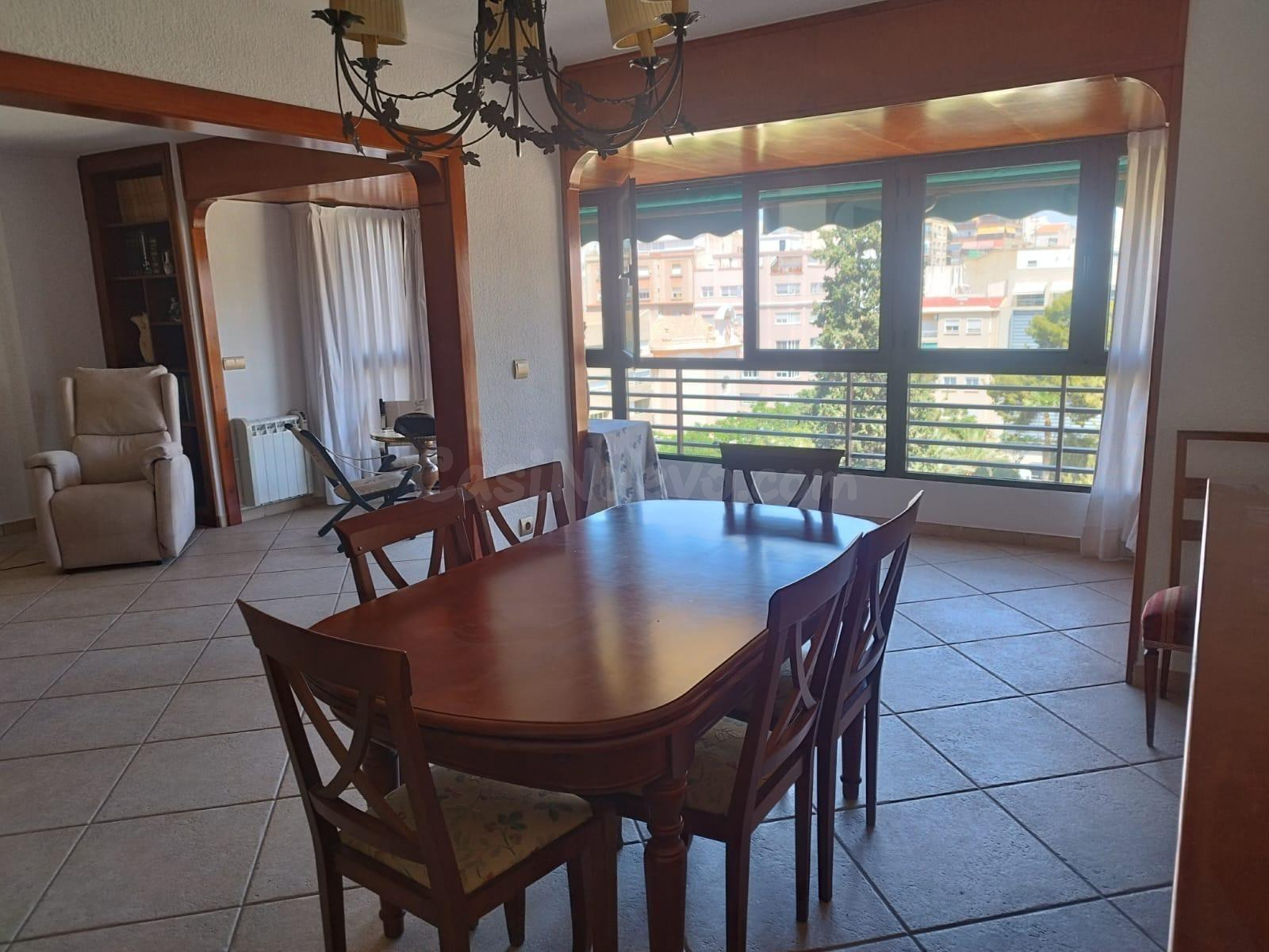 Se vende gran piso amueblado con vistas al castillo y a la d - foto 3