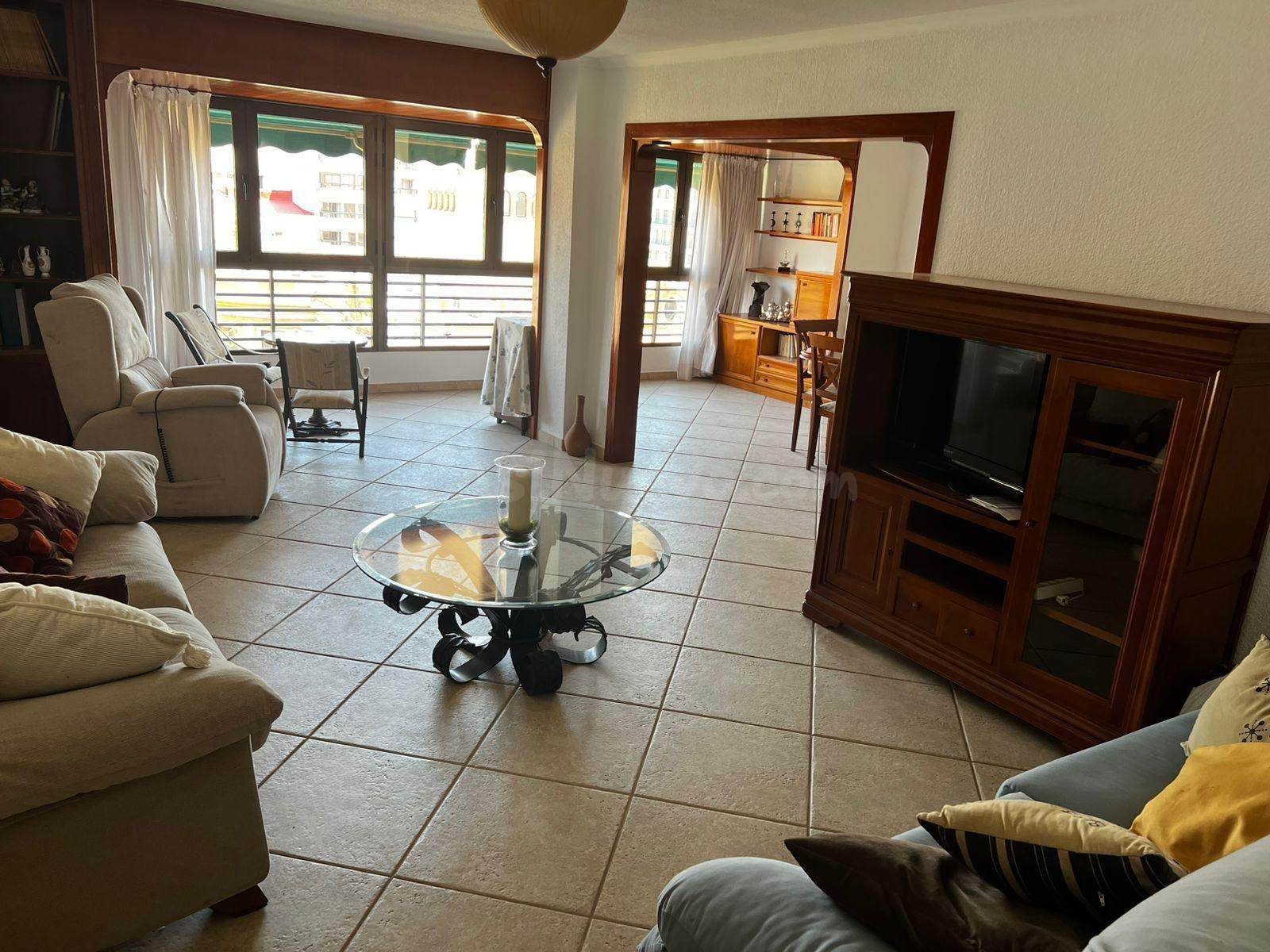 Se vende gran piso amueblado con vistas al castillo y a la d - foto 5