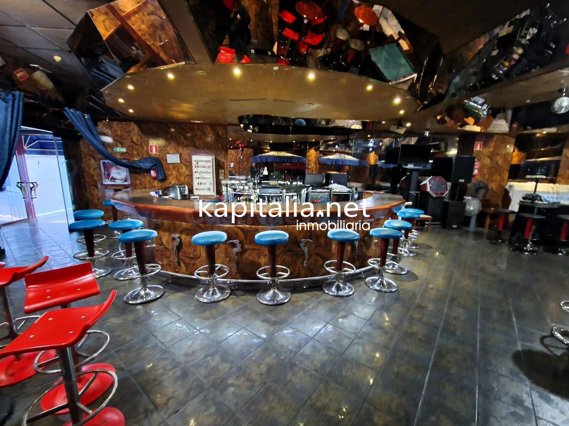 Venta de propiedad destinada a Pub, Hostel e ocio en Alcoy. - foto 3