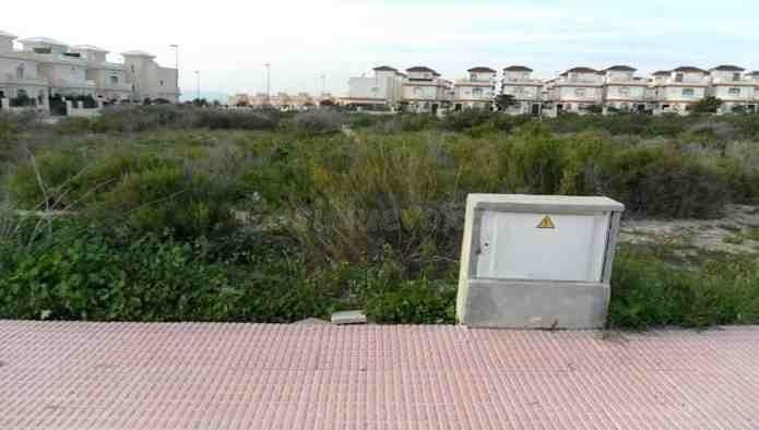 SOLA COMERCIAL EN LA MARINA –REF-19 A - foto 2