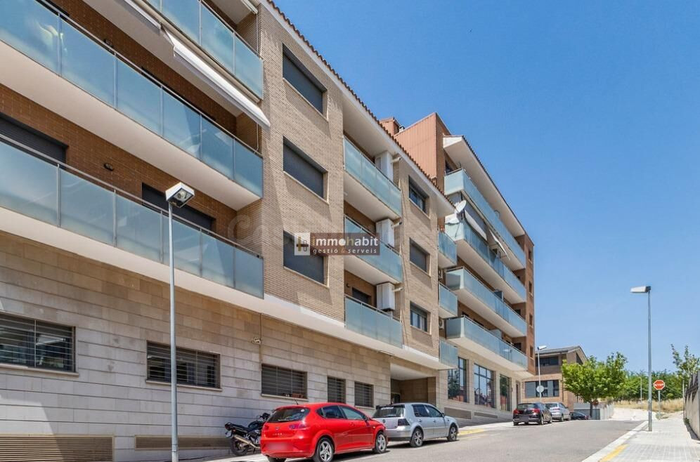 ¡OPORTUNIDAD EN TÁRREGA! PISO DE 3 habitaciones - foto 2