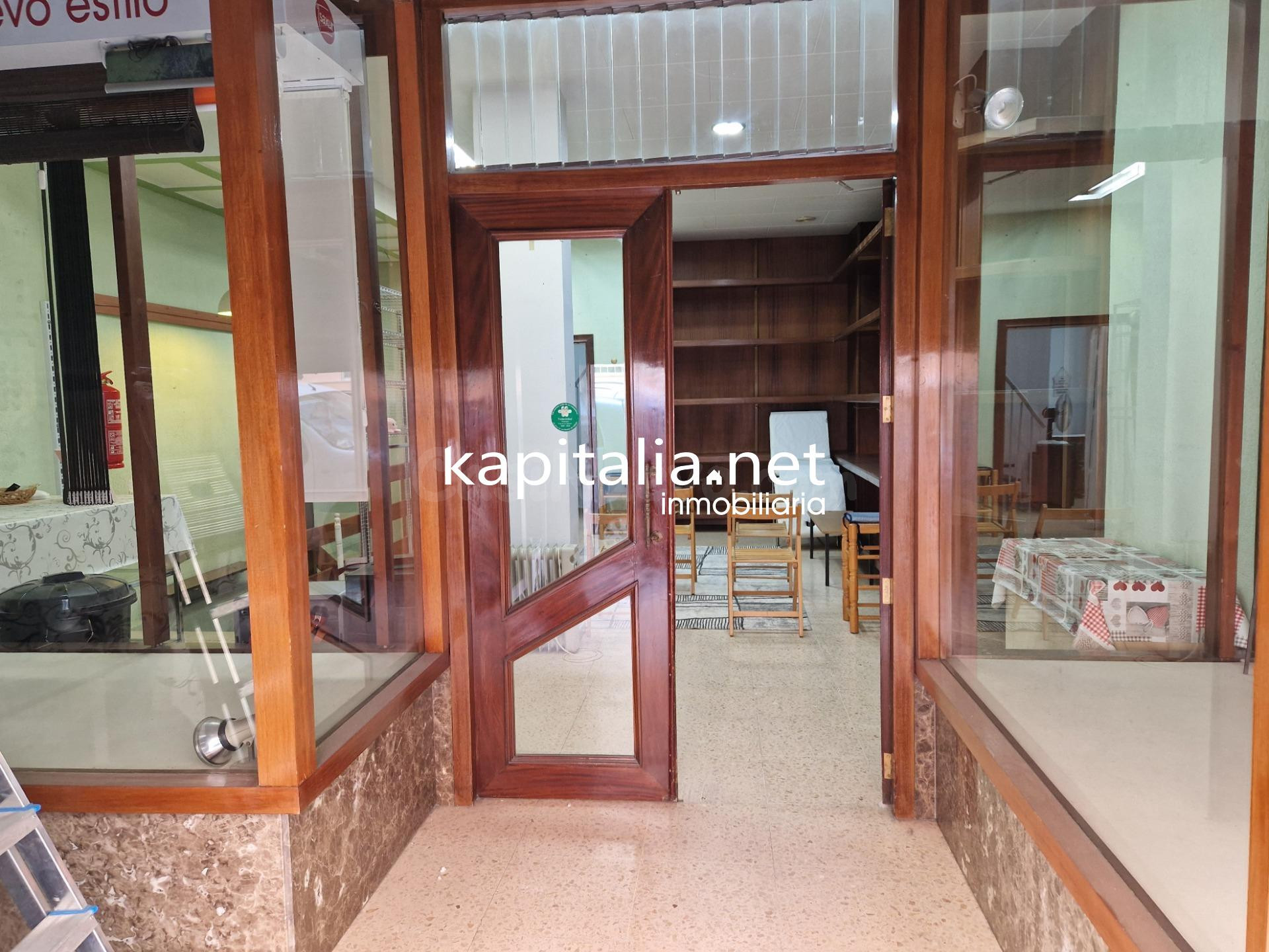 Local disponible en venta o alquiler zona Sant Josep Ontinye