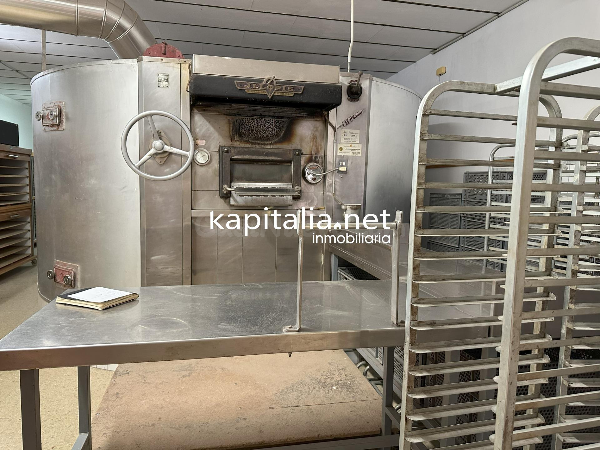 TRASPASO DE NEGOCIO Y VENTA DE LOCAL COMERCIAL - foto 2