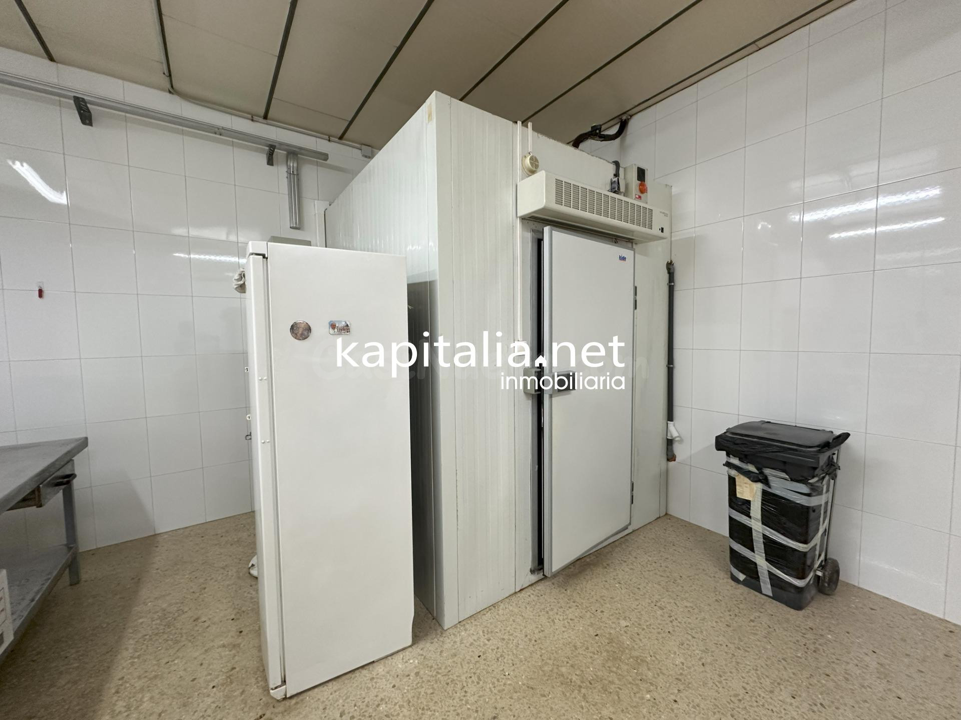 TRASPASO DE NEGOCIO Y VENTA DE LOCAL COMERCIAL - foto 4