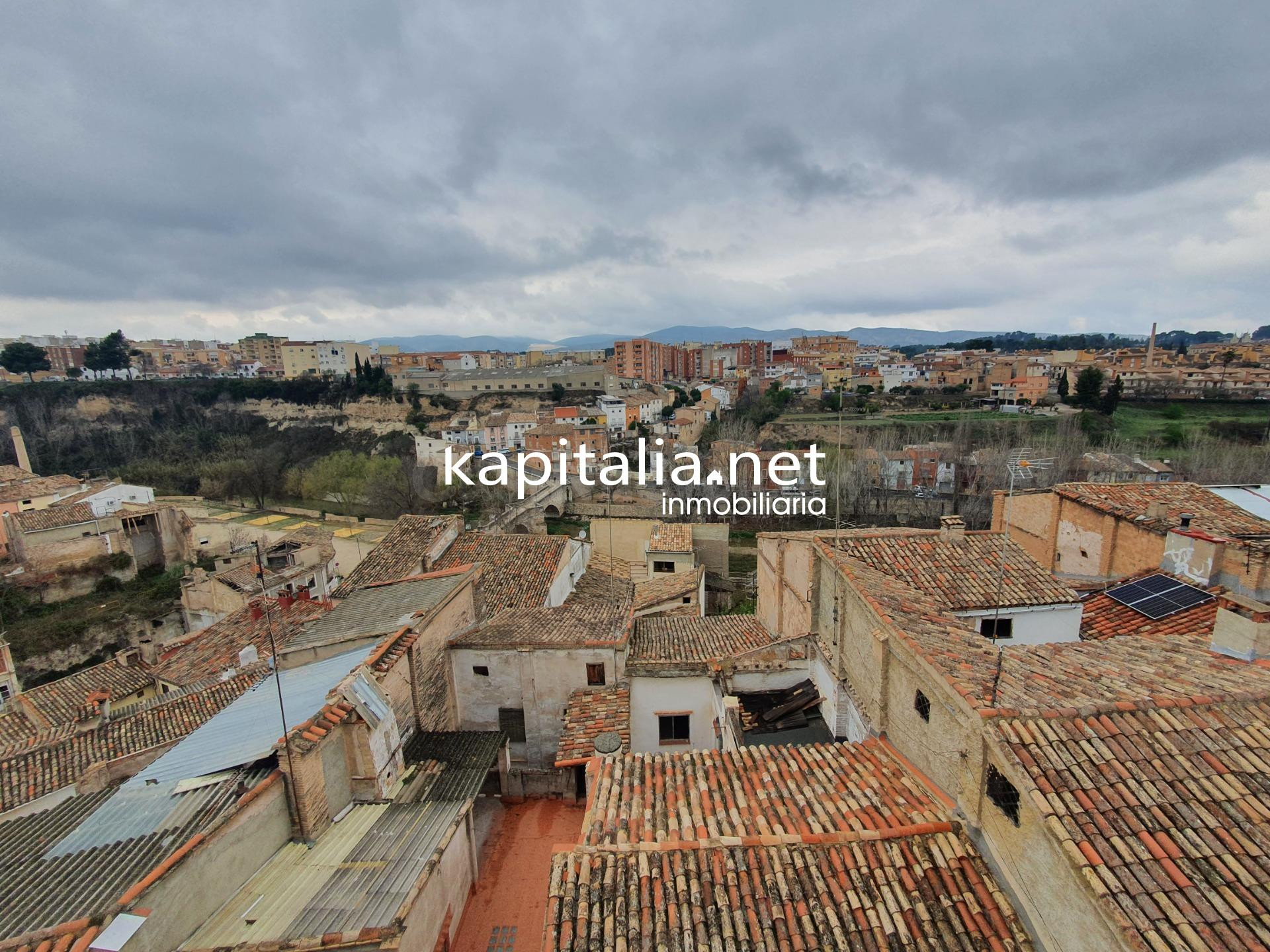 Edificio a la venta recayente a dos calles en Ontinyent - foto 2
