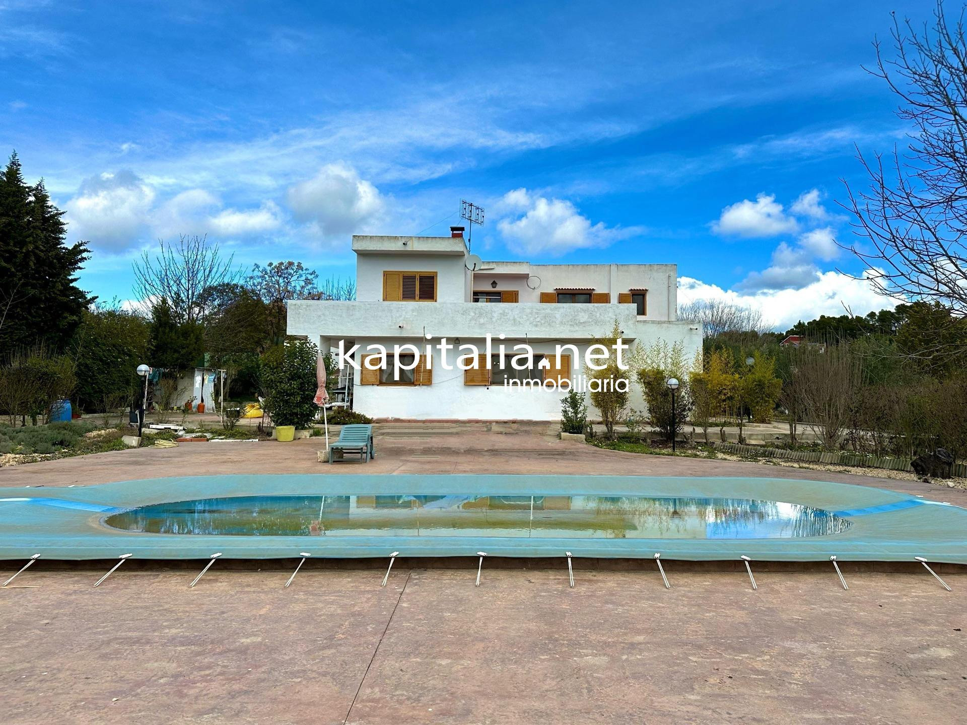 Chalet con vistas maravillosas a la venta en Alcoy