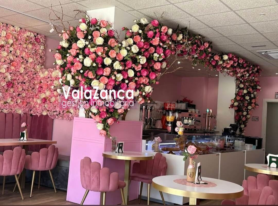 ***VALAZANCA ALQUILA CON TRASPASO BAR CAFETERIA***