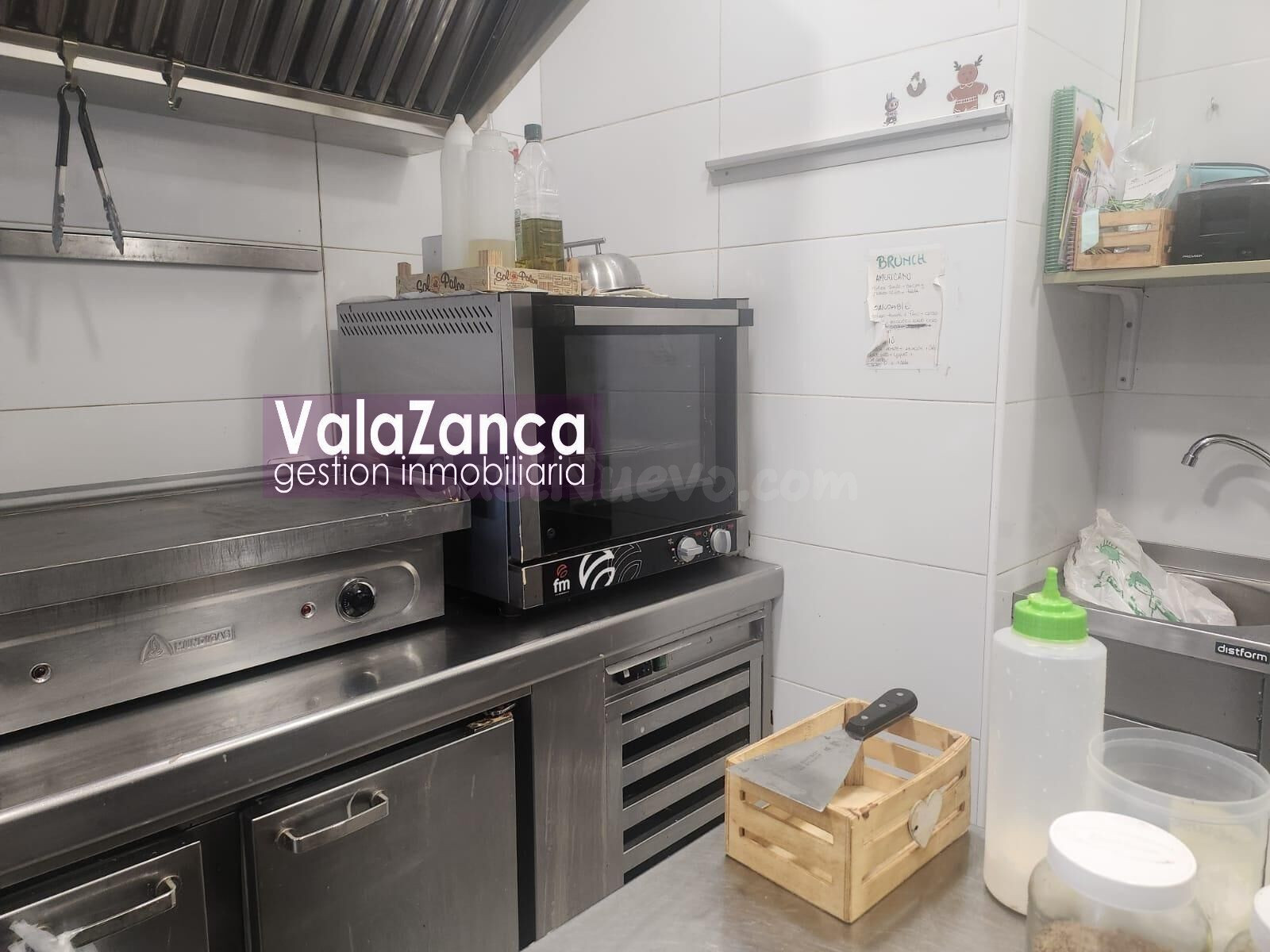 ***VALAZANCA ALQUILA CON TRASPASO BAR CAFETERIA*** - foto 4