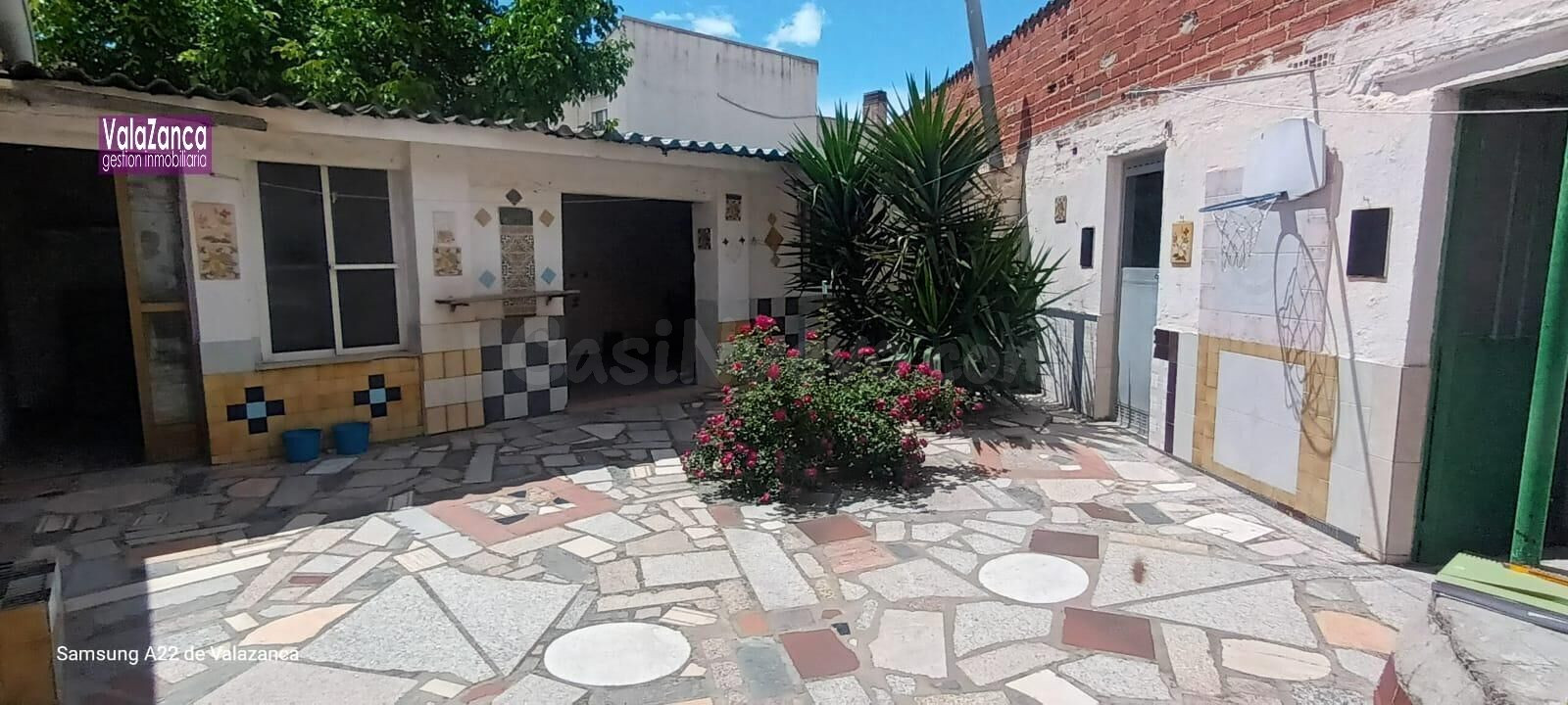 VALAZANCA VENDE Amplia Casa en Yuncos con NAVE ANEXA de 192  - foto 2