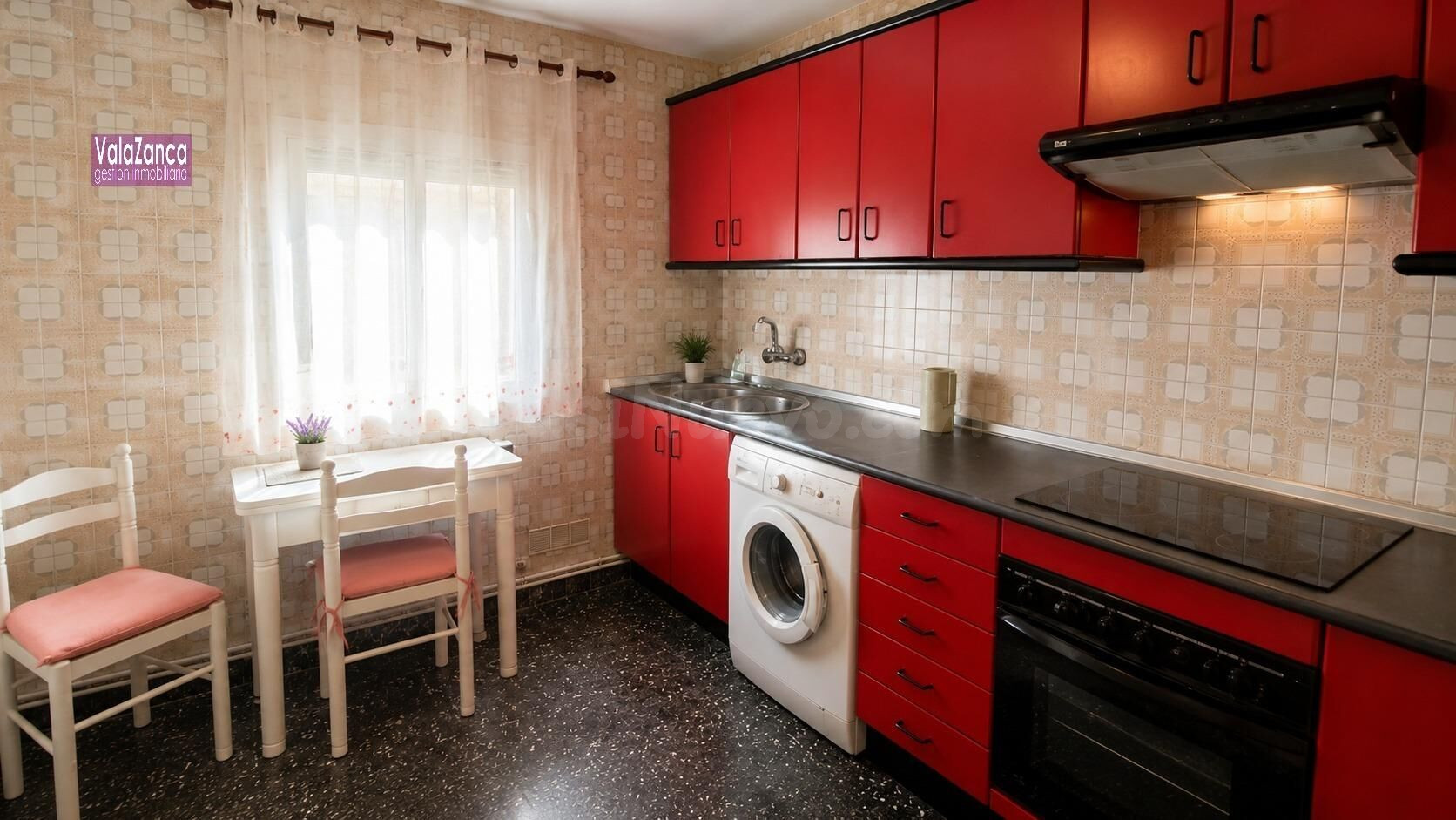 VALAZANCA VENDE Amplia Casa en Yuncos con NAVE ANEXA de 192  - foto 4