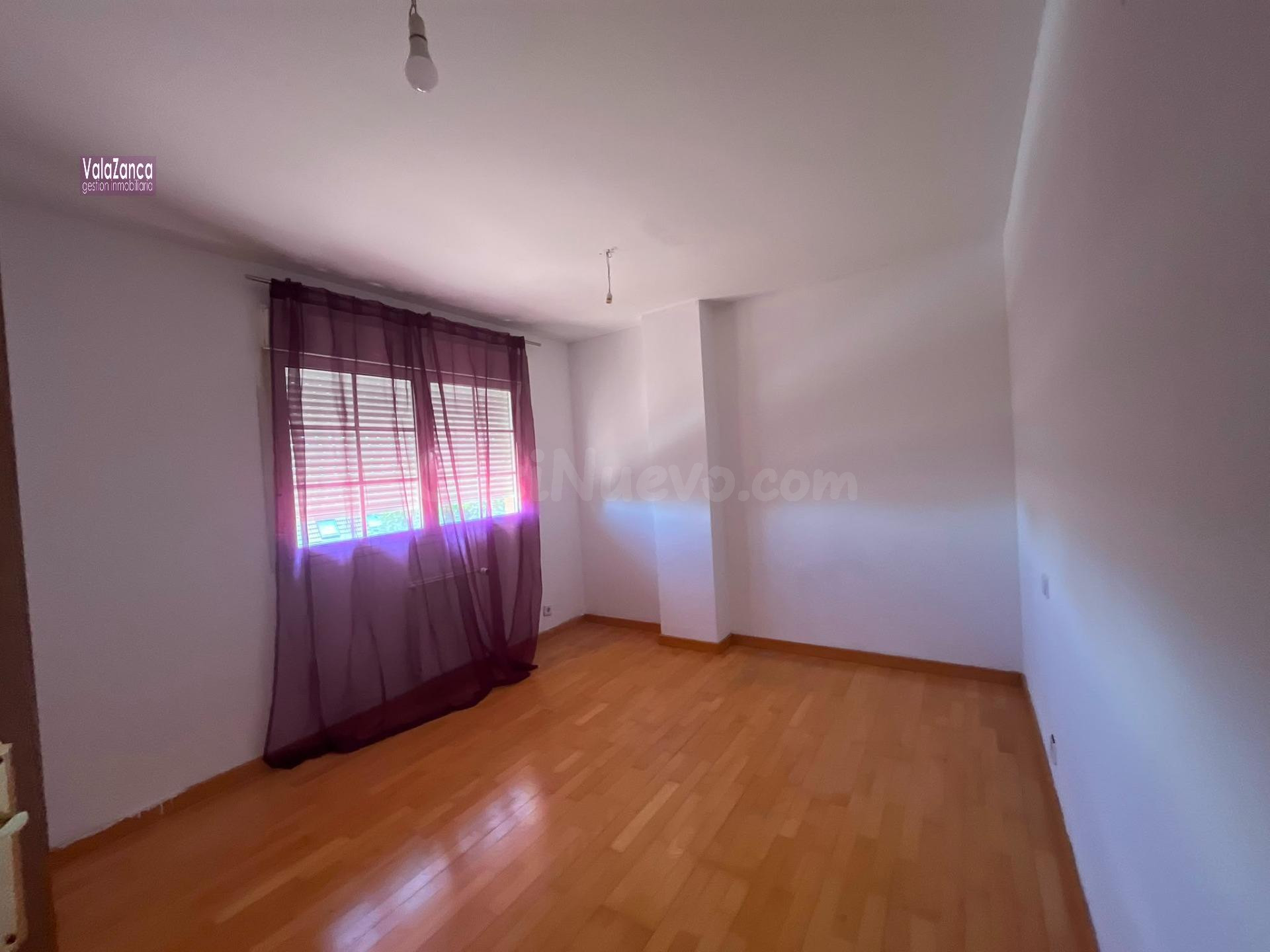 VALAZANCA ALQUILA ESPECTACULAR VIVIENDA EN EL SEÑORÍO DE ILL - foto 4
