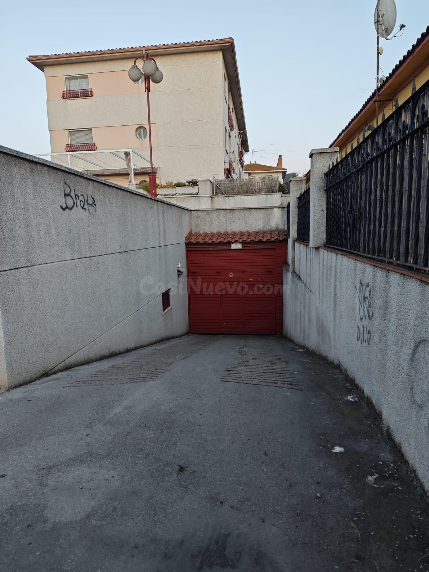 Plaza aparcamiento en venta EIXAMPLE de PARETS - foto 2