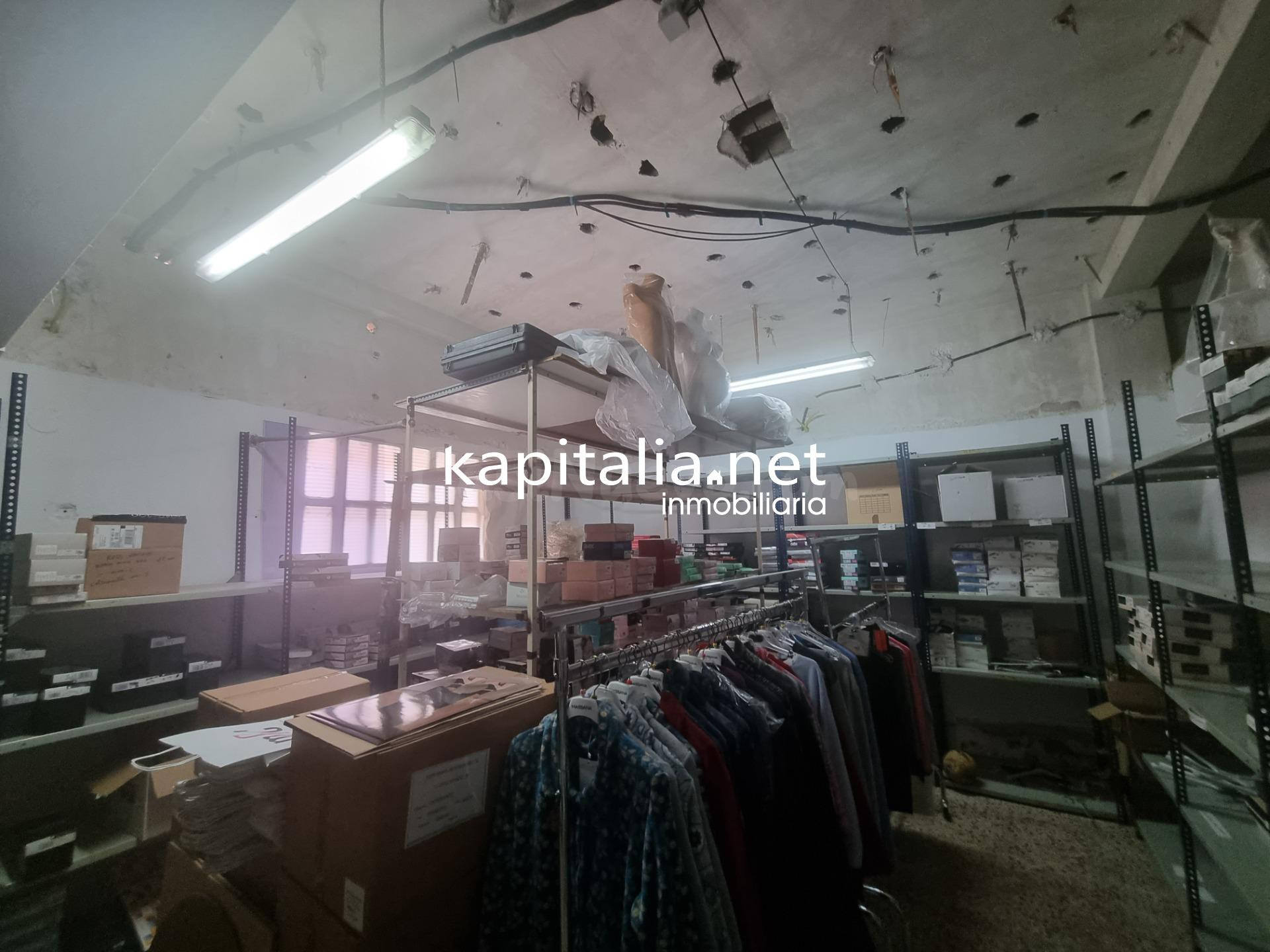 Local a la venta en Ontinyent - foto 5