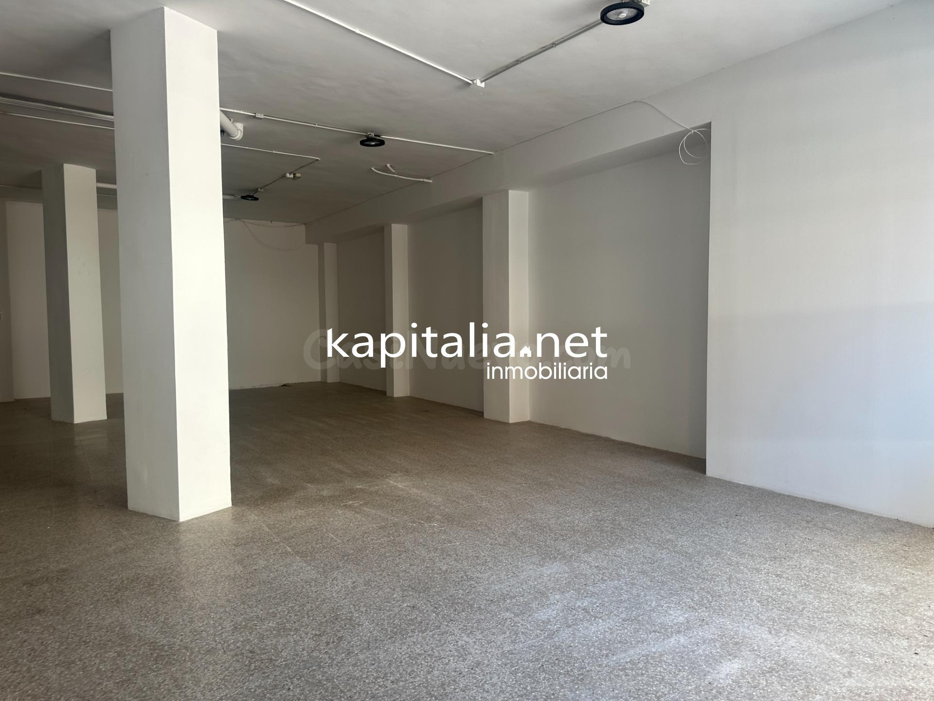 LOCAL COMERCIAL EN ALQUILER EN SAN JOSEP - foto 3