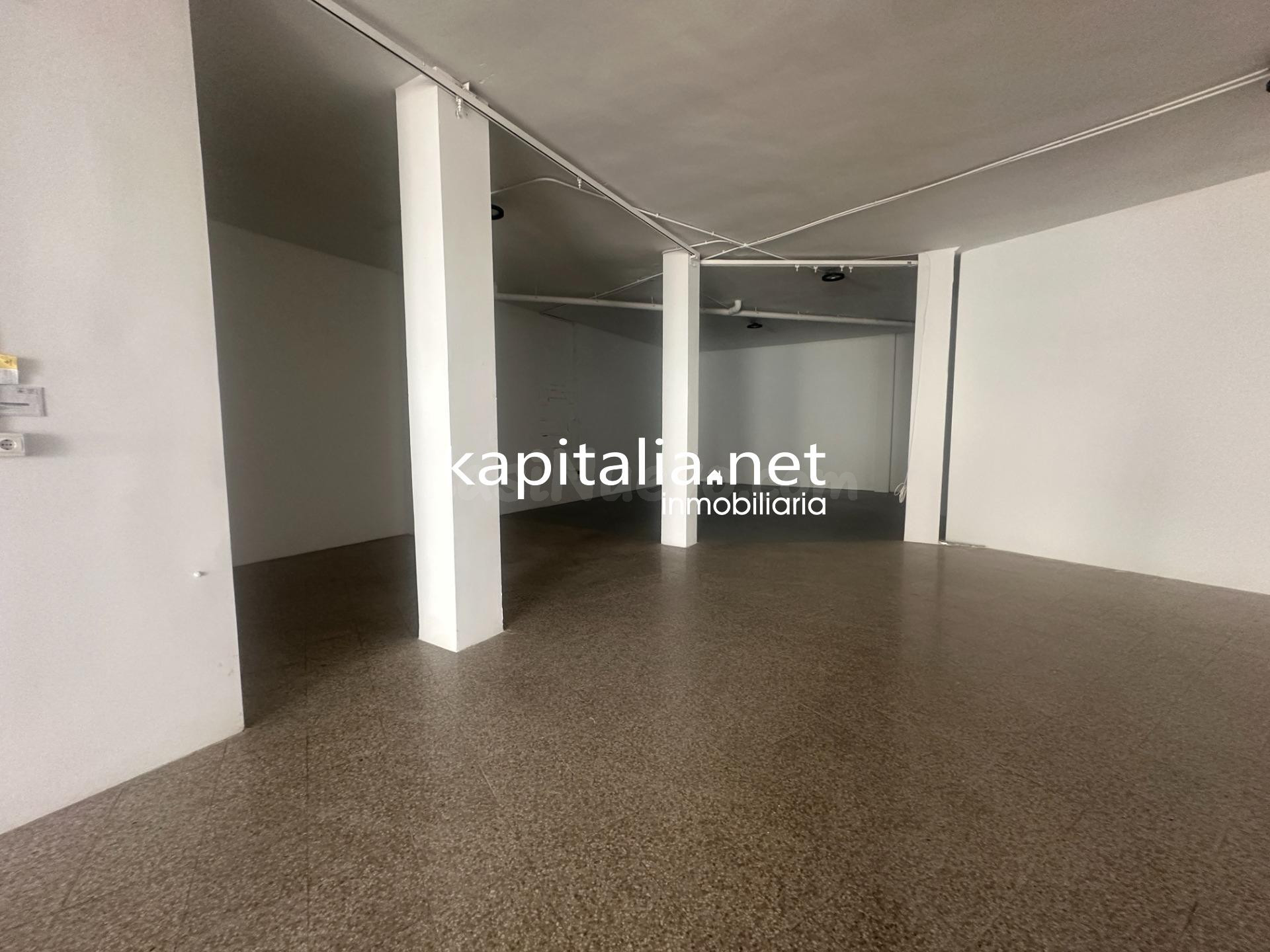 LOCAL COMERCIAL EN ALQUILER EN SAN JOSEP - foto 4