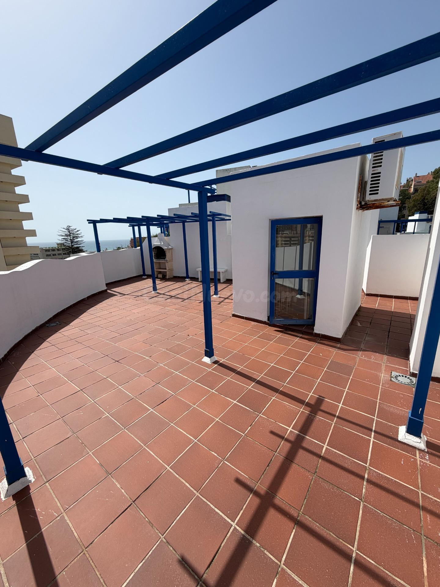 OPORTUNIDAD ATICO CON SOLARIUM EN BENALMADENA COSTA (LOS PAT