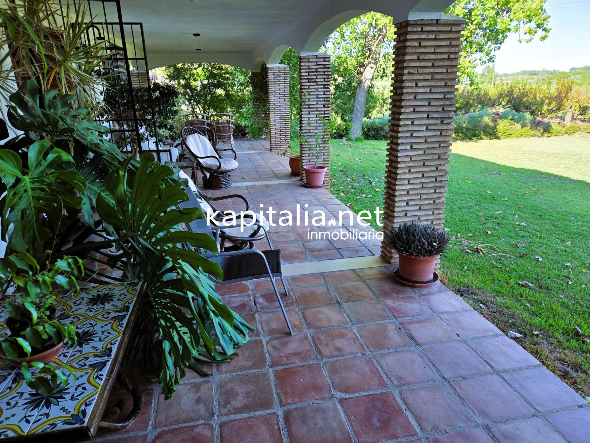 Espléndido Chalet en Ontinyent con Piscina y Vistas - foto 4