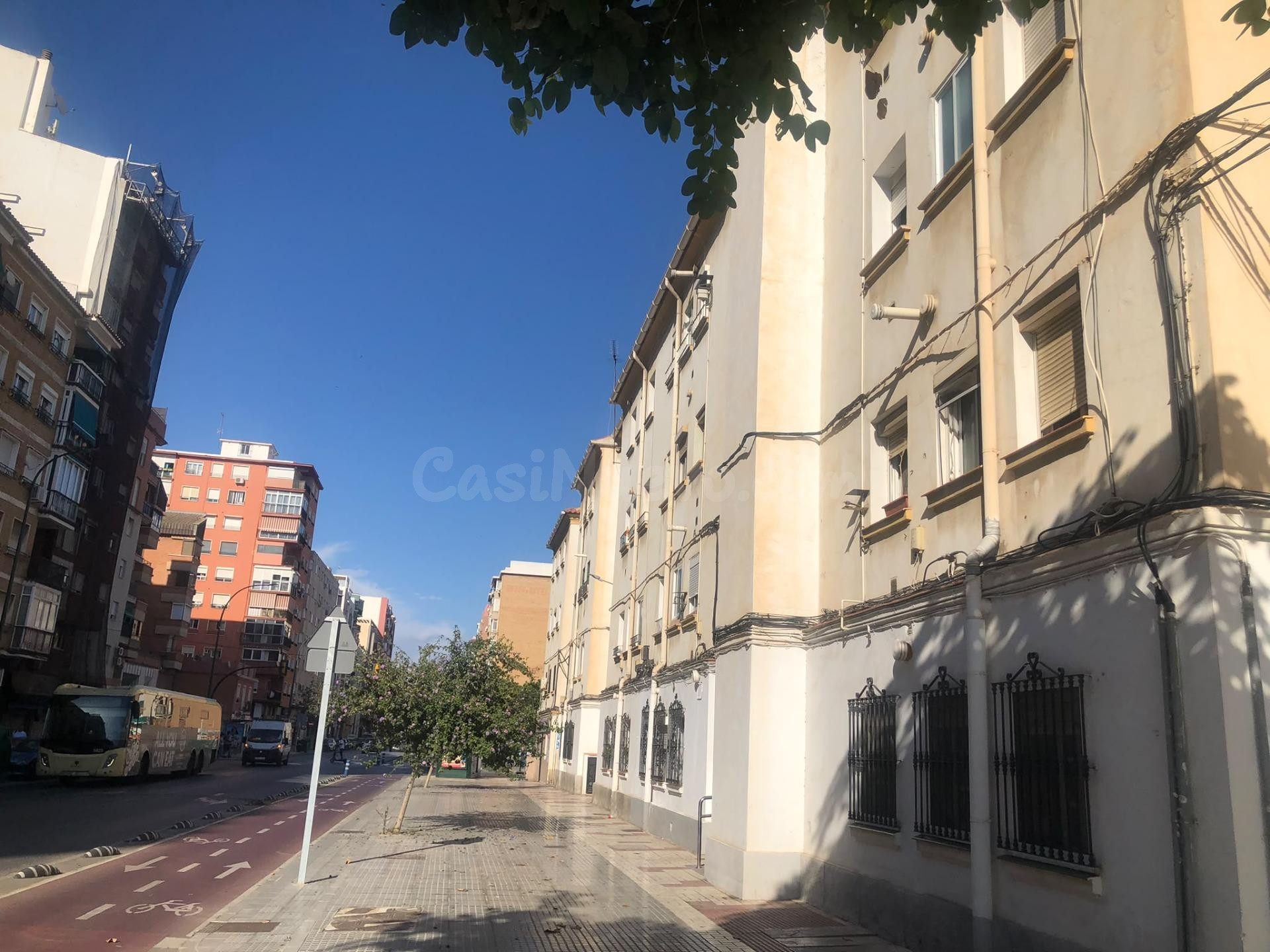 OPORTUNIDAD DE VIVIENDA EN HÉROE DE SOSTOA – MÁLAGA CAPITAL - foto 2