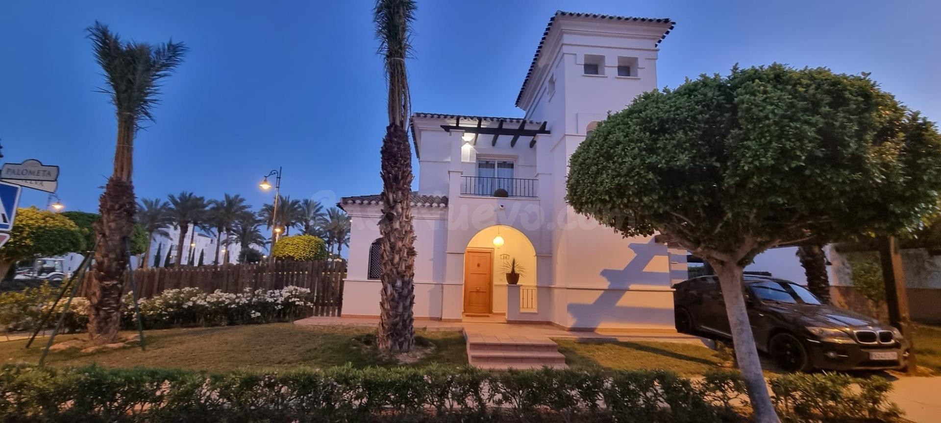 ¡IMPRESIONANTE CHALET INDEPENDIENDTE EN CAMPO DE GOLF!