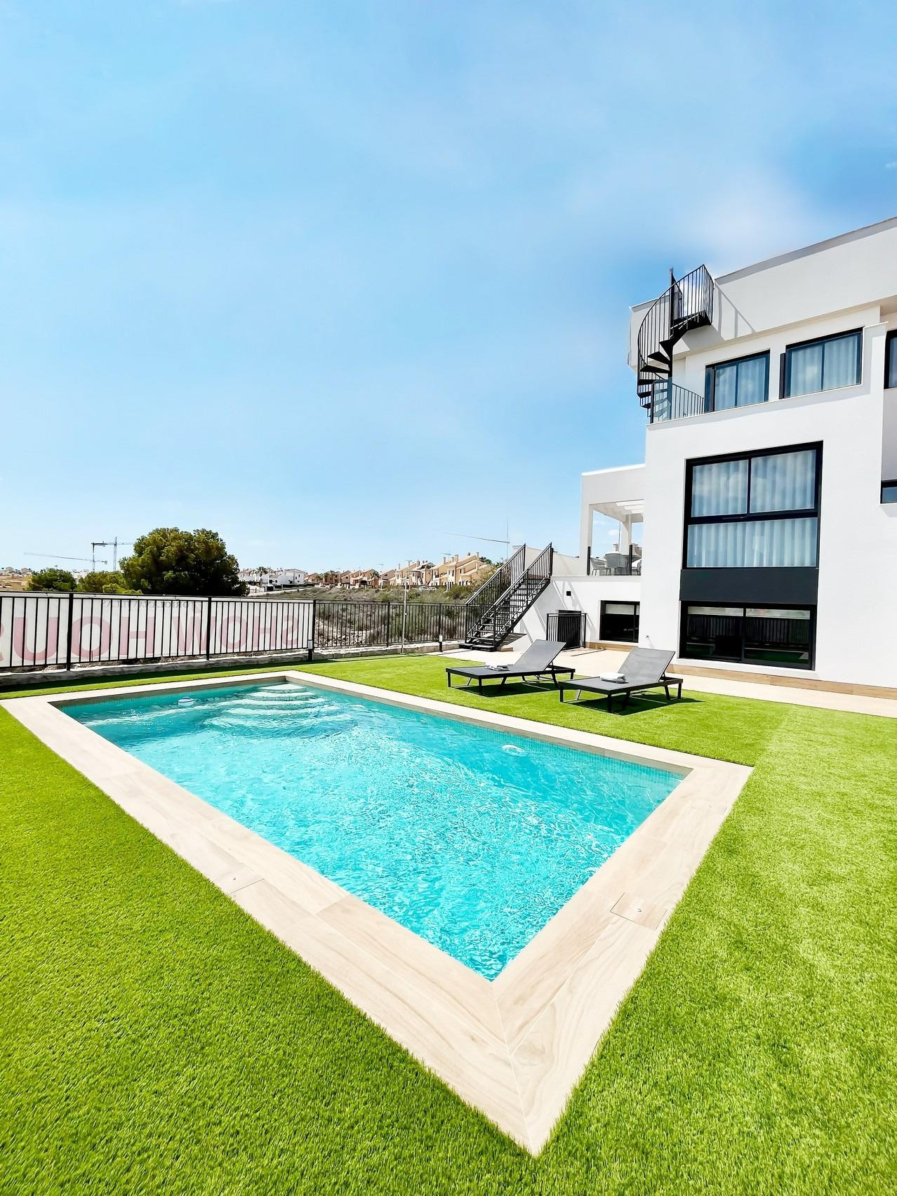 VILLAS DE OBRA NUEVA EN LA FINCA GOLF