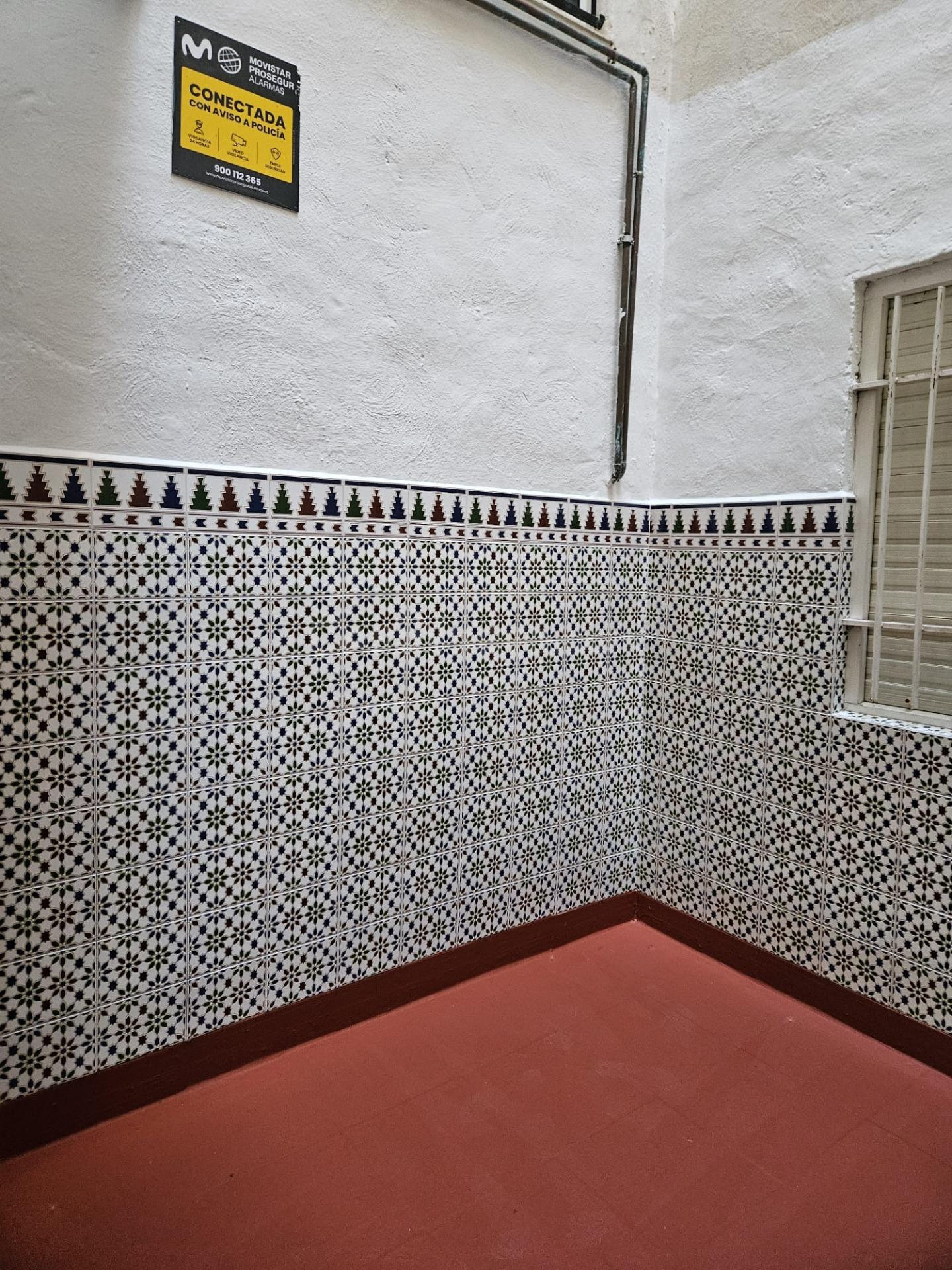 Piso reformado, todo exterior, con gran patio y trastero, en - foto 4