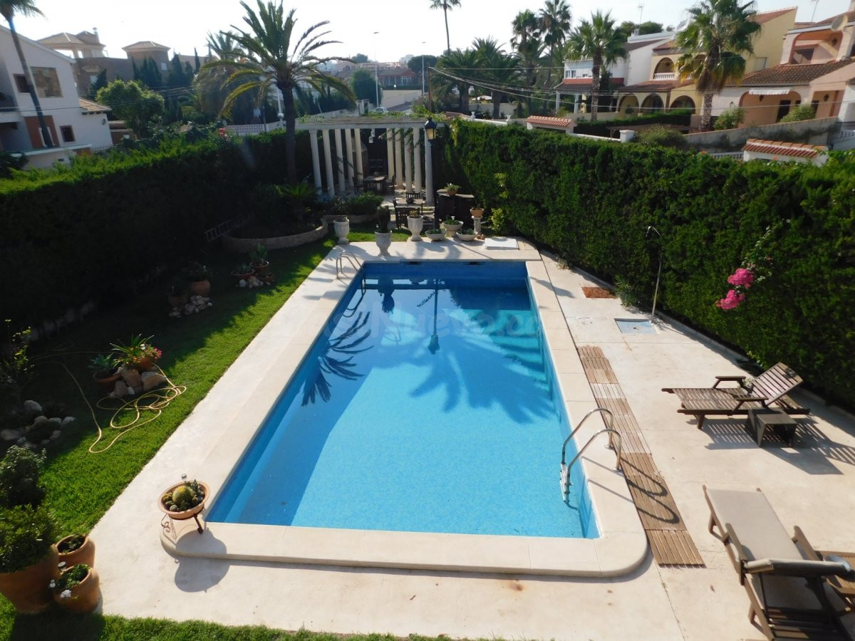VENTA - VILLA DE LUJO - TORREVIEJA - 6 DORMITORIOS - 5 BAÑOS