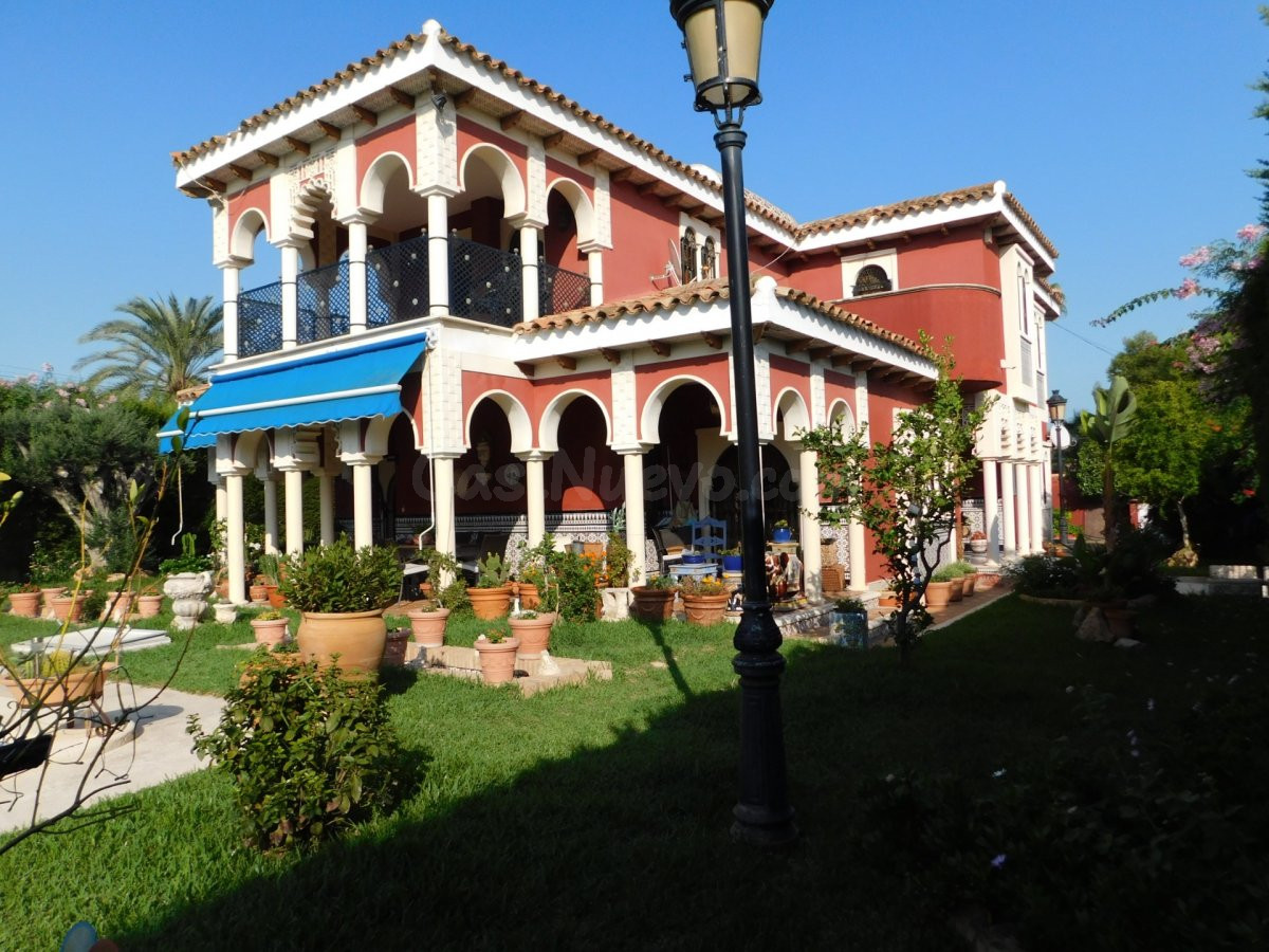 VENTA - VILLA DE LUJO - TORREVIEJA - 6 DORMITORIOS - 5 BAÑOS - foto 2