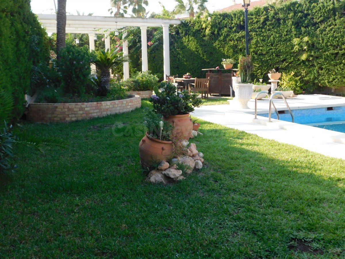 VENTA - VILLA DE LUJO - TORREVIEJA - 6 DORMITORIOS - 5 BAÑOS - foto 4