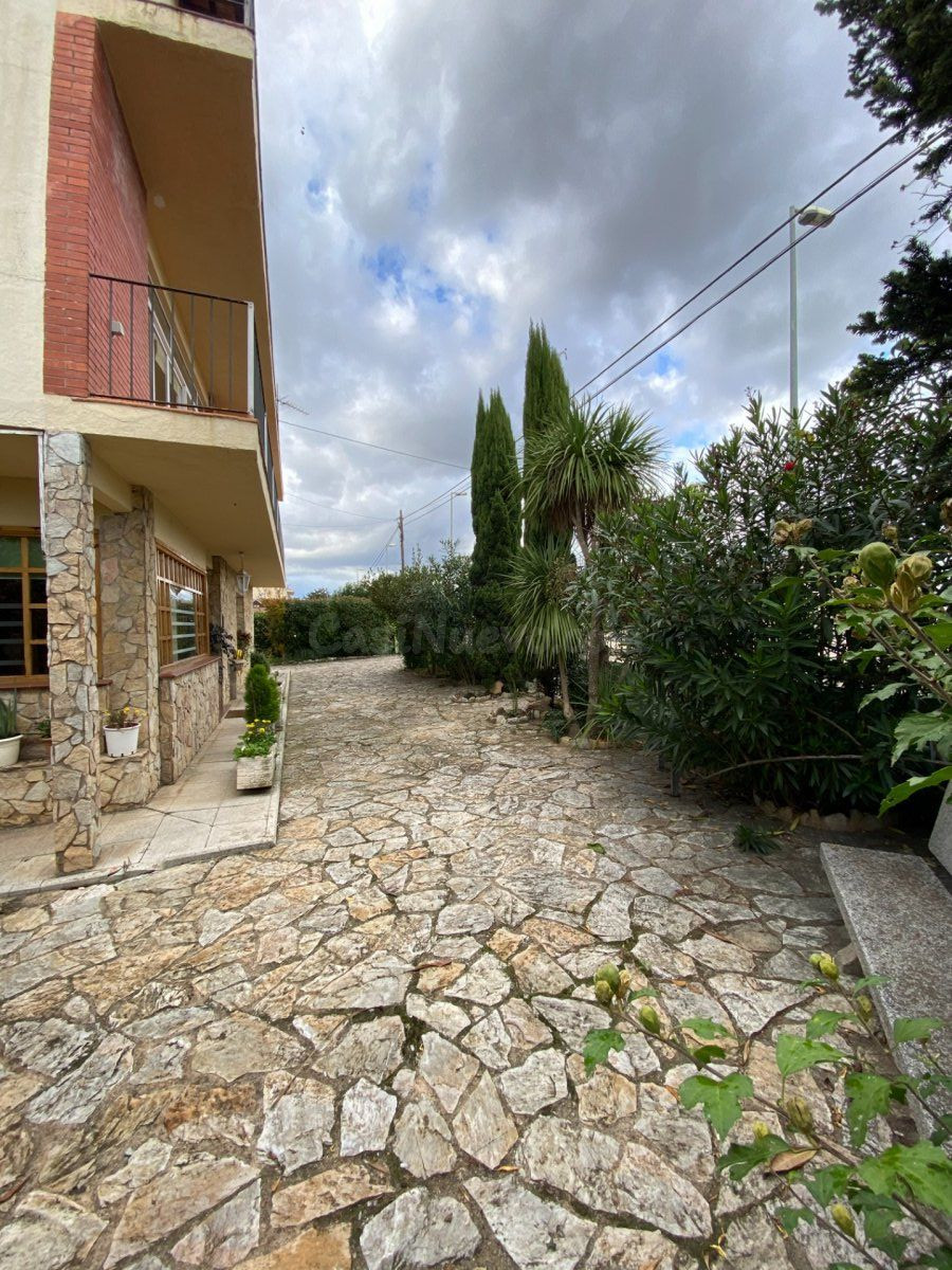 VENTA-CASA-VIDRERAS-5HAB-2ASEOS-1BAÑO - foto 4