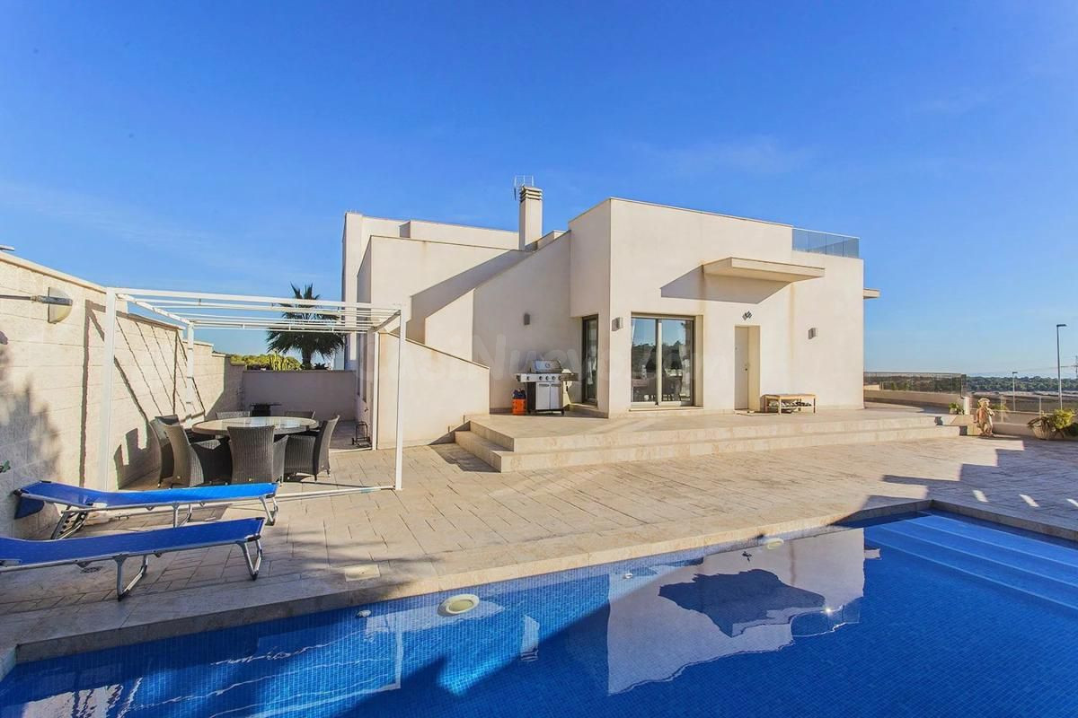 Villa 3 habitaciones 250m² en venta - Bellavista