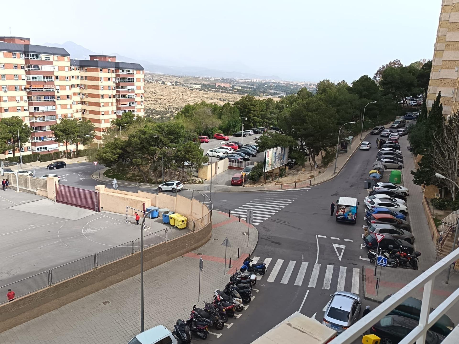 SE VENDE PISO / ASCENSOR / PARKING / REFORMADO