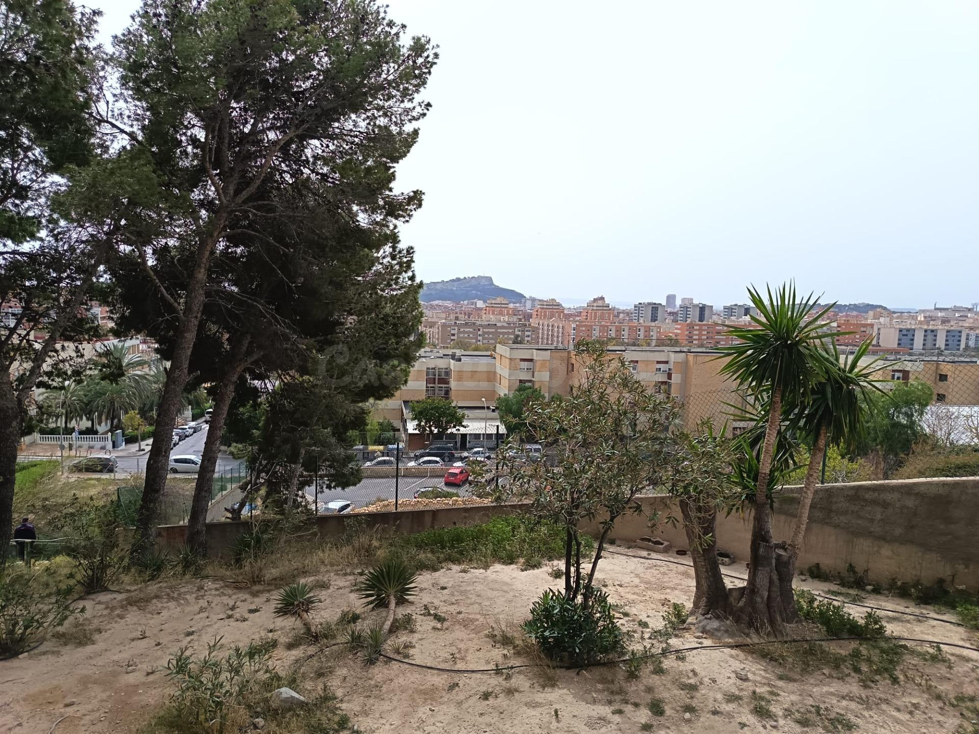 SE VENDE PISO / ASCENSOR / PARKING / REFORMADO - foto 4