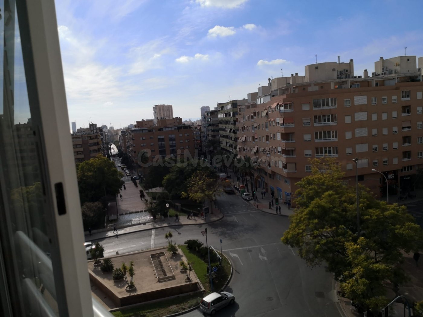 SE ALQUILA PISO  /SOLO FUNCIONARIOS CON SOLVENCIA ECONOMICA/