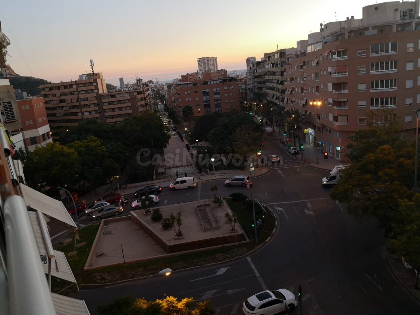 SE ALQUILA PISO  /SOLO FUNCIONARIOS CON SOLVENCIA ECONOMICA/ - foto 4
