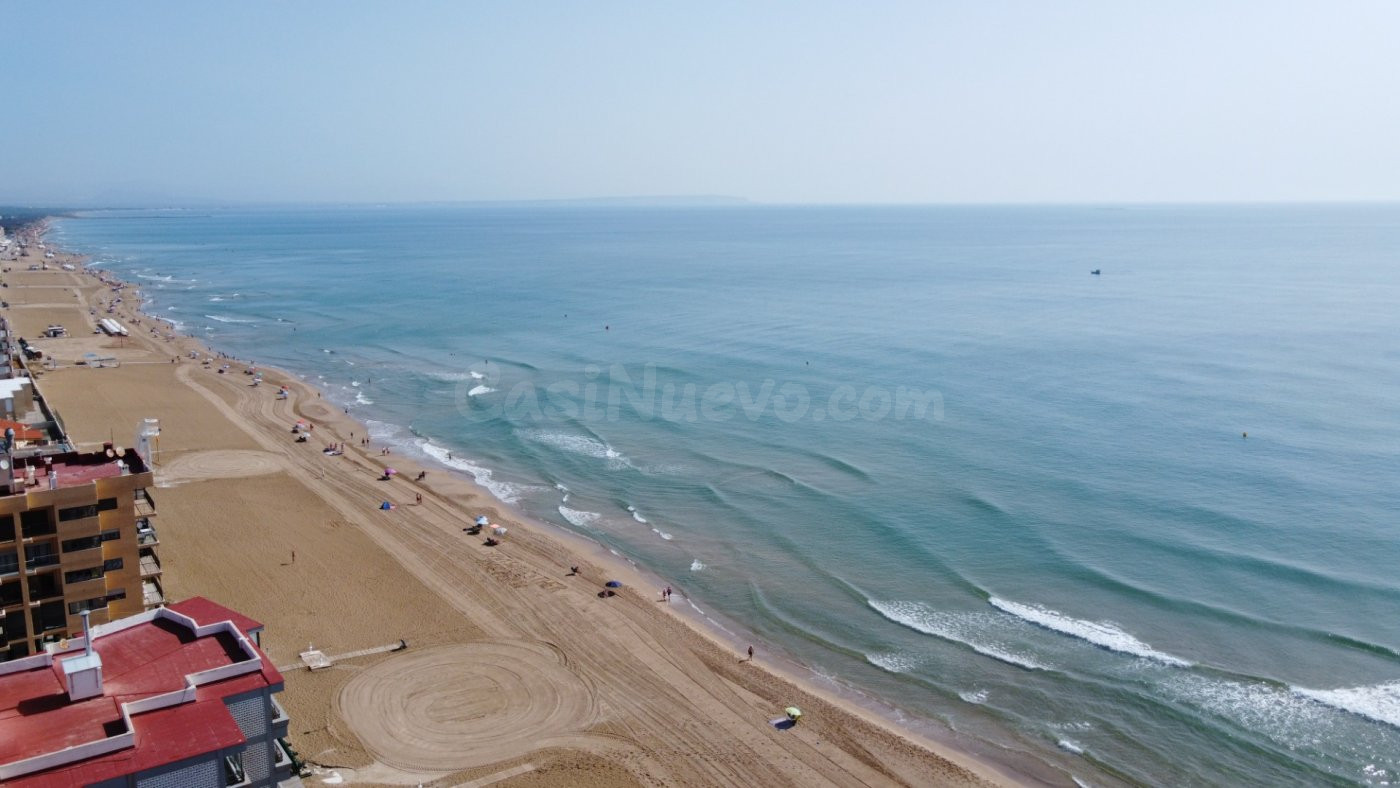 VENTA CASA INDEPENDIENTE PRIMERA LÍNEA PLAYA EN GUARDAMAR DEL SEGURA, 7 DORM. 3 BAÑOS