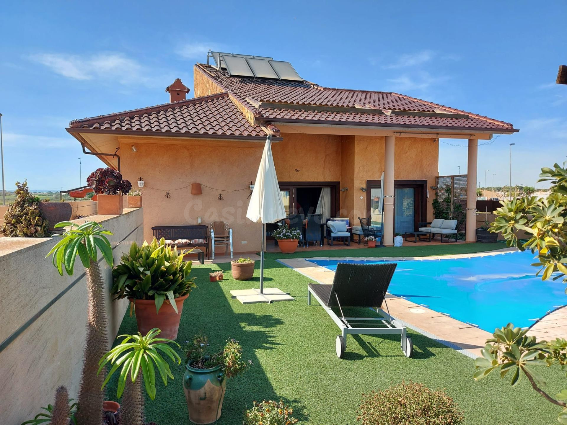 VENTA-VILLA -214M2-4D-3B-SANTIAGO DE LA RIVERA- PARCELA 784M