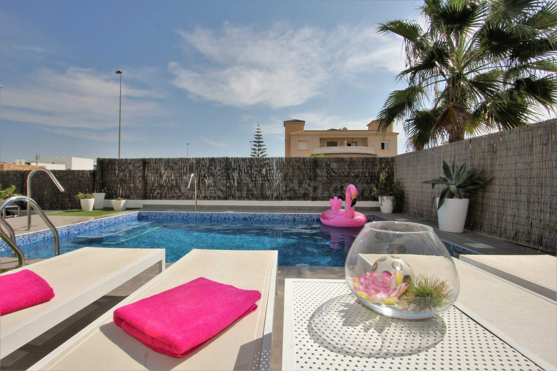 ALQUILER- LUJOSA VILLA DE 3D-3B EN LOMAS DEL CABO ROIG CON P - foto 5