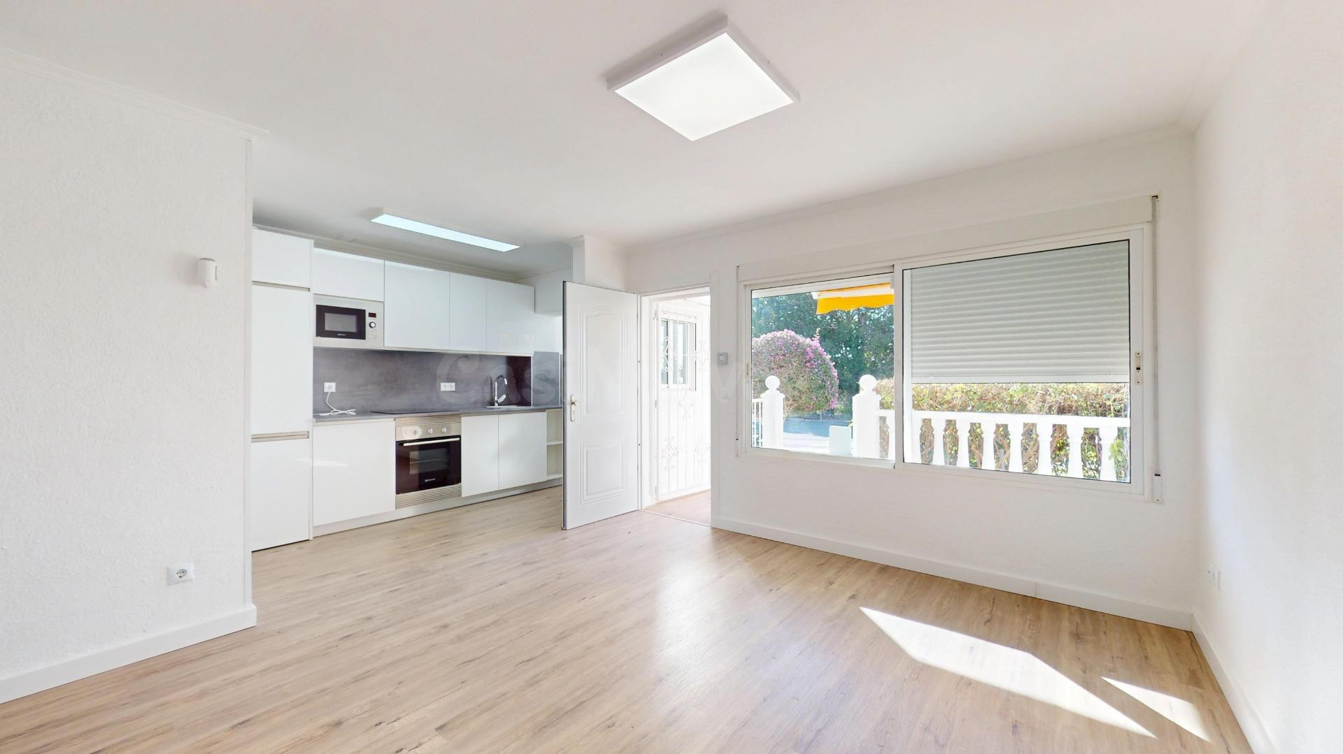 Encantador Bungalow Reformado en Orihuela Costa - ¡Tu Refugi - foto 2