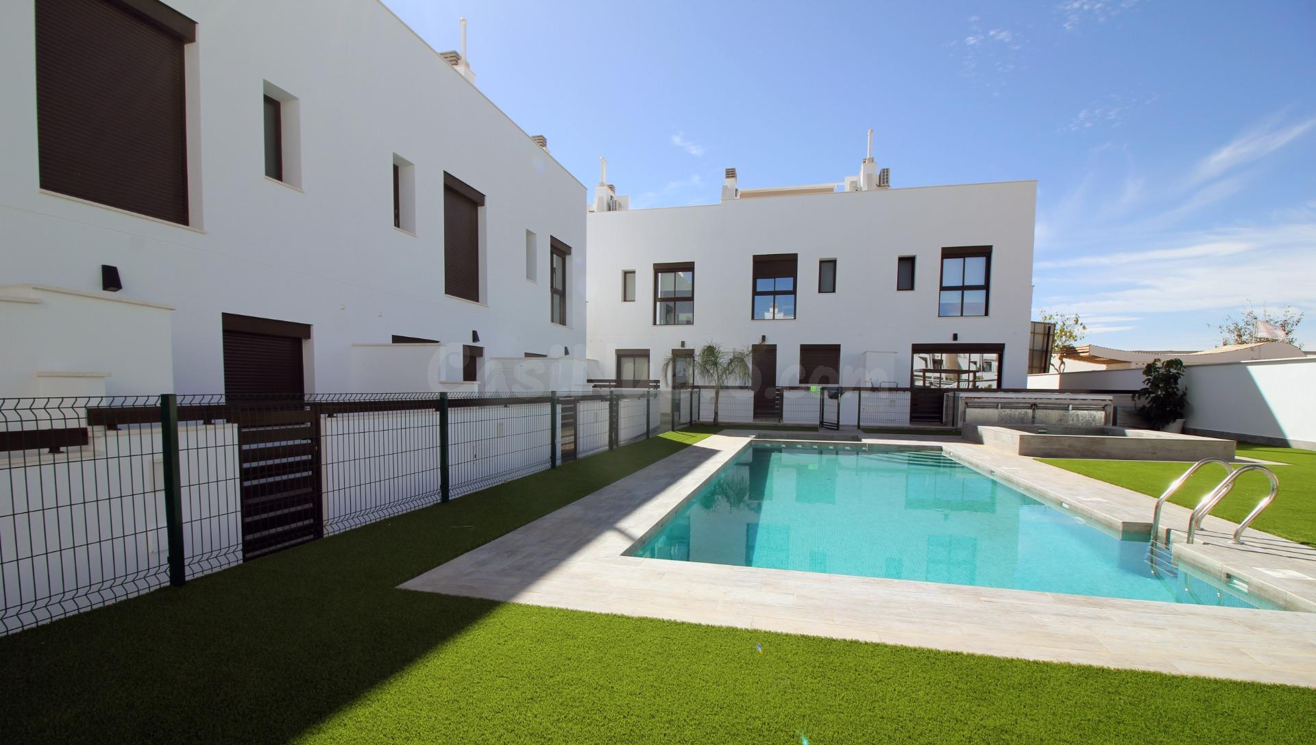 Modernas casas adosadas y pareadas en Pilar de la Horadada - foto 2