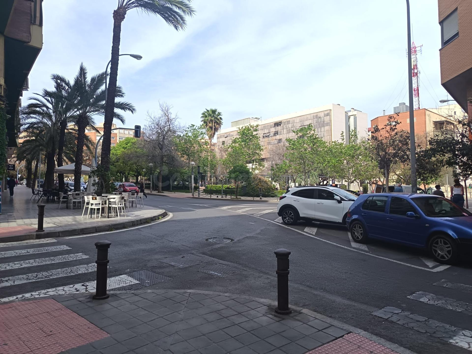 SE ALQUILA LOCAL / ZONA DE PASO / PLAZA AMERICA