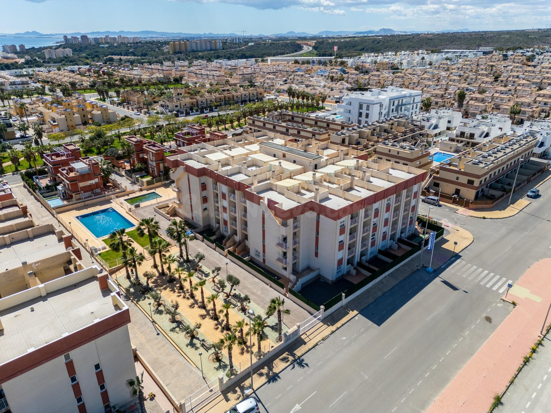 Complejo Residencial Regenerado en Lomas de Cabo Roig - Apar - foto 3