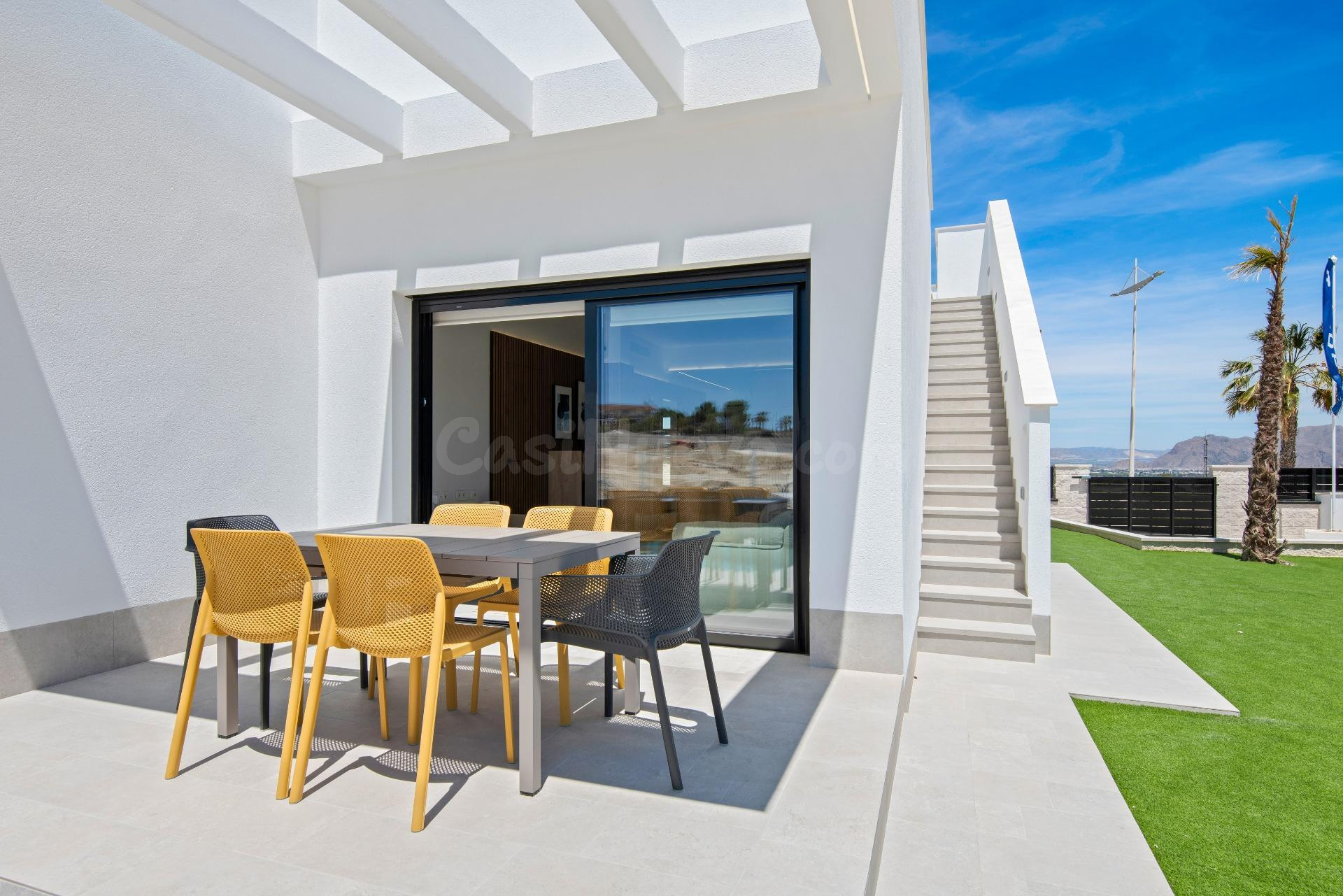 SE VENDE Villa con Piscina Privada en Algorfa, Alicante - foto 3