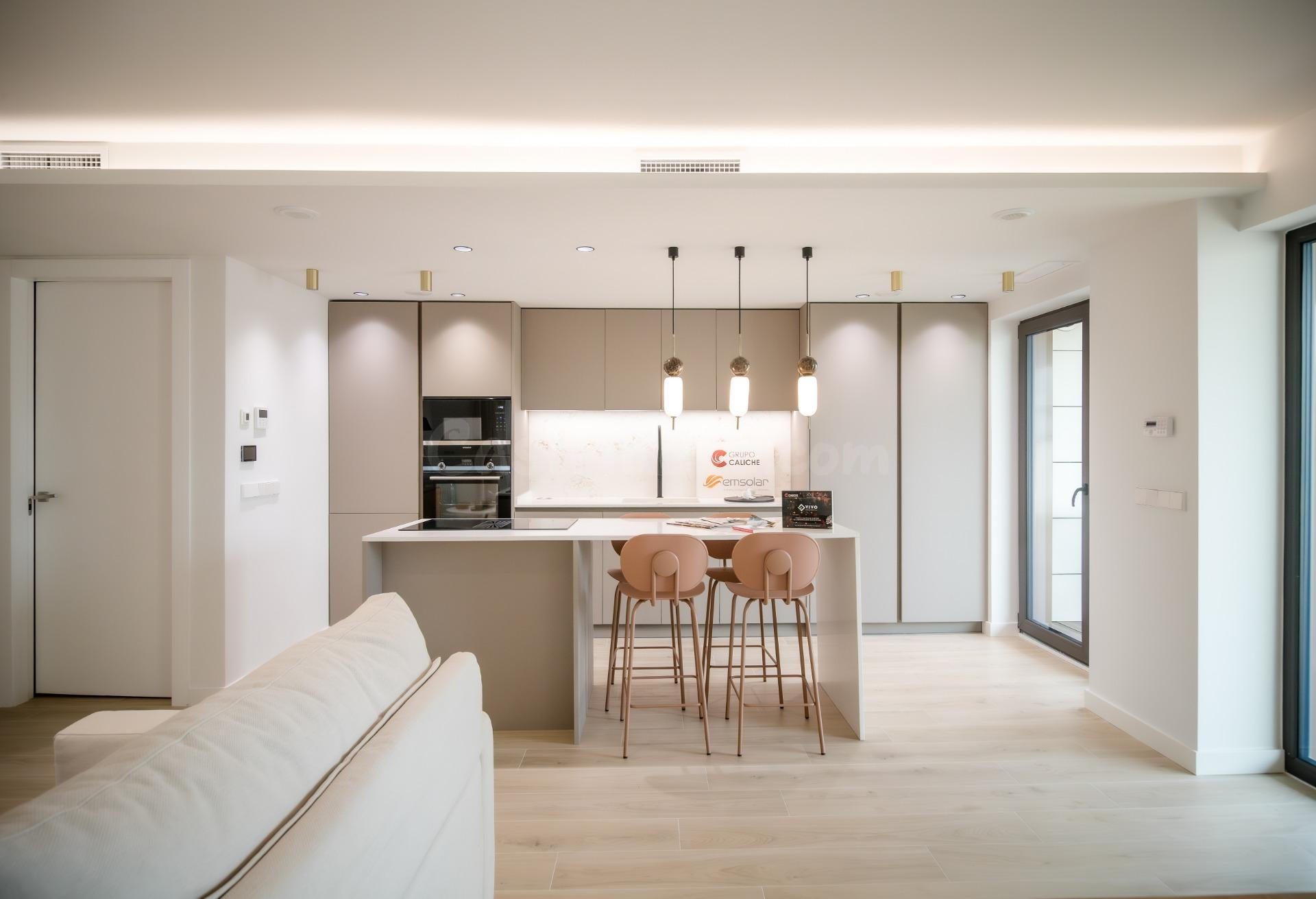 SE VENDE Bonito Apartamento con Piscina, Terrazas y Solarium - foto 5