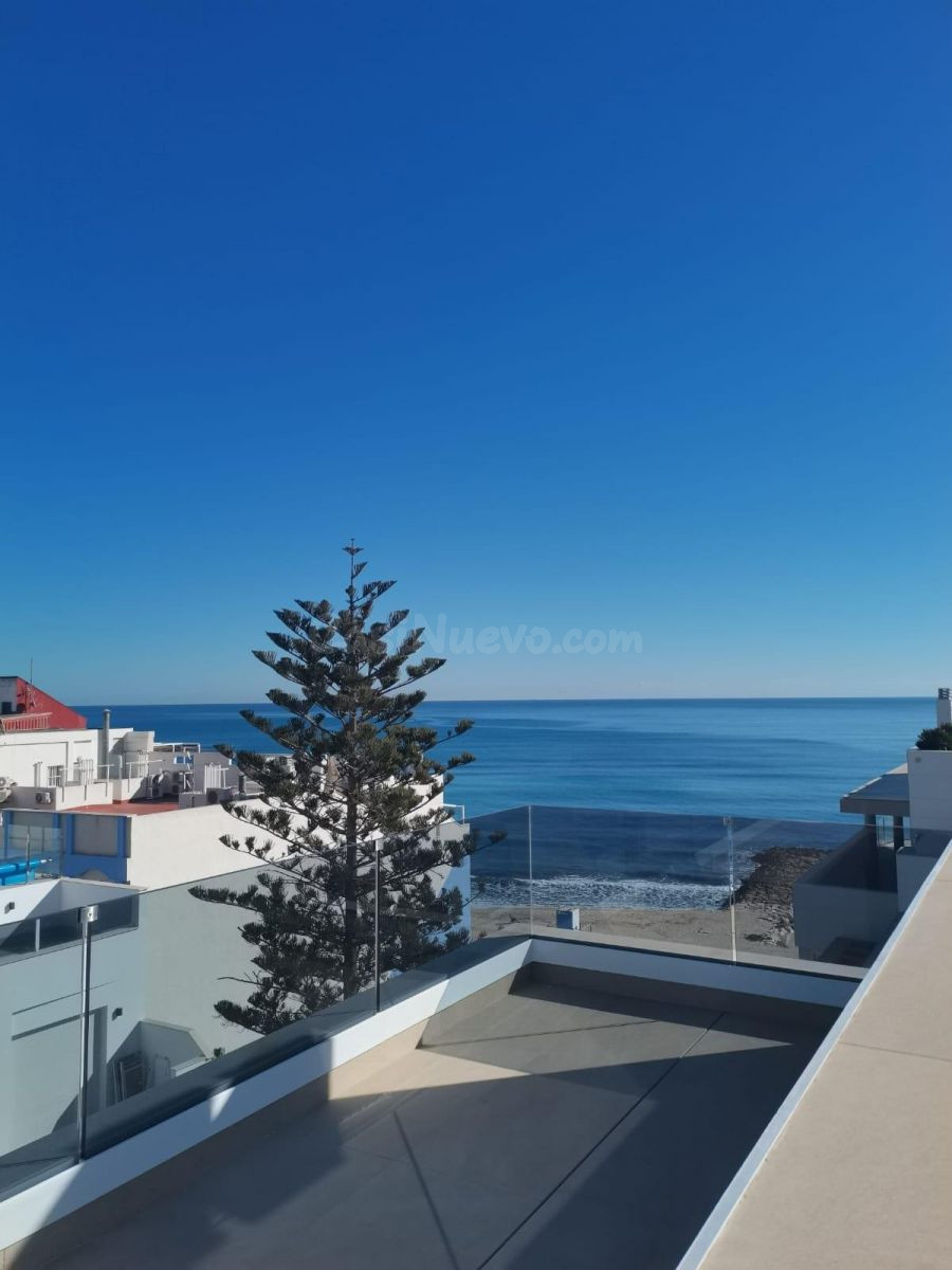 SE VENDE Ático de lujo en Torrevieja a 100 metros de la play - foto 2