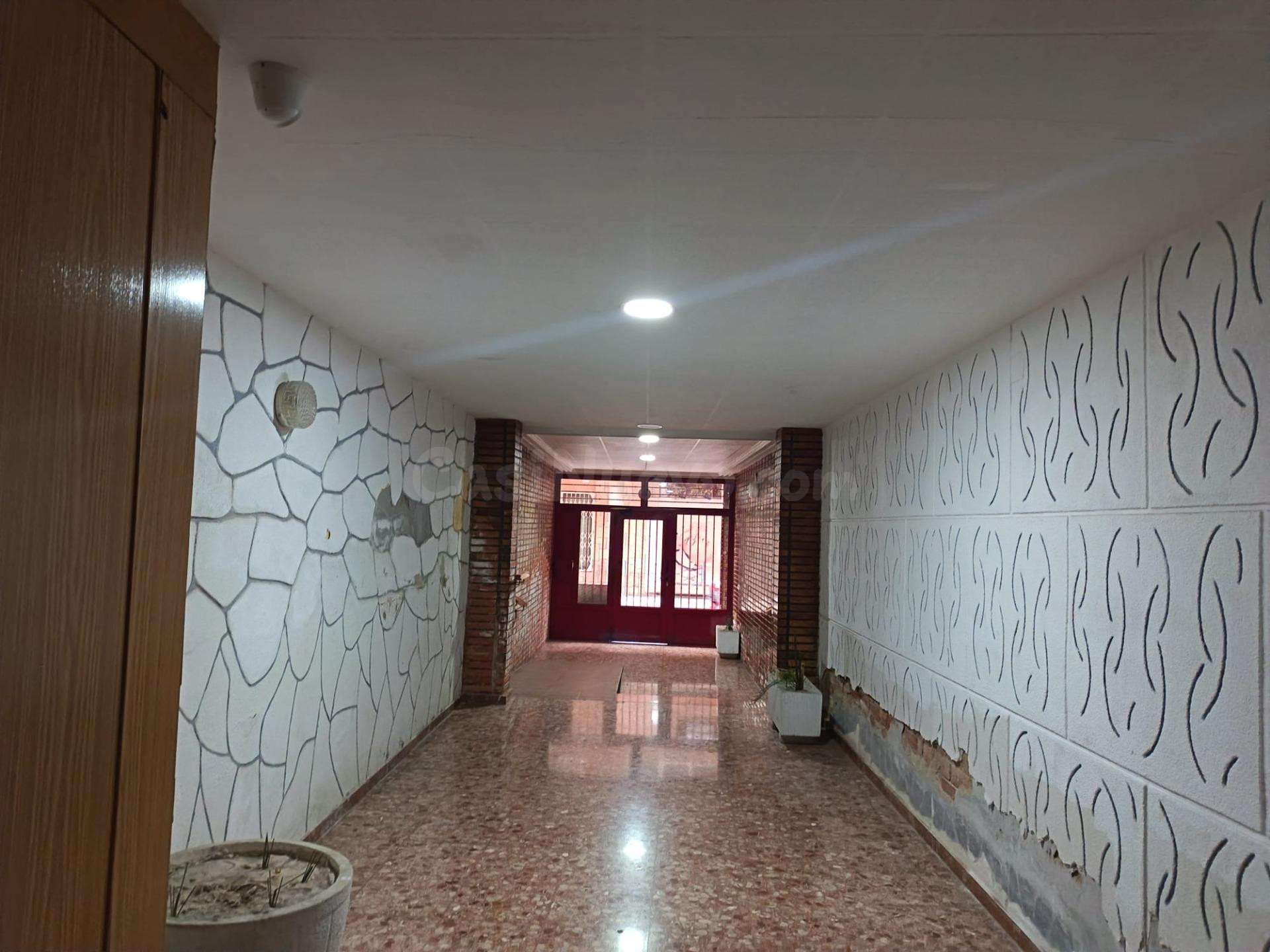 SE VENDE PISO / ASCENSOR / ZONA CAROLINAS / ALGO NEGOCIABLE - foto 4