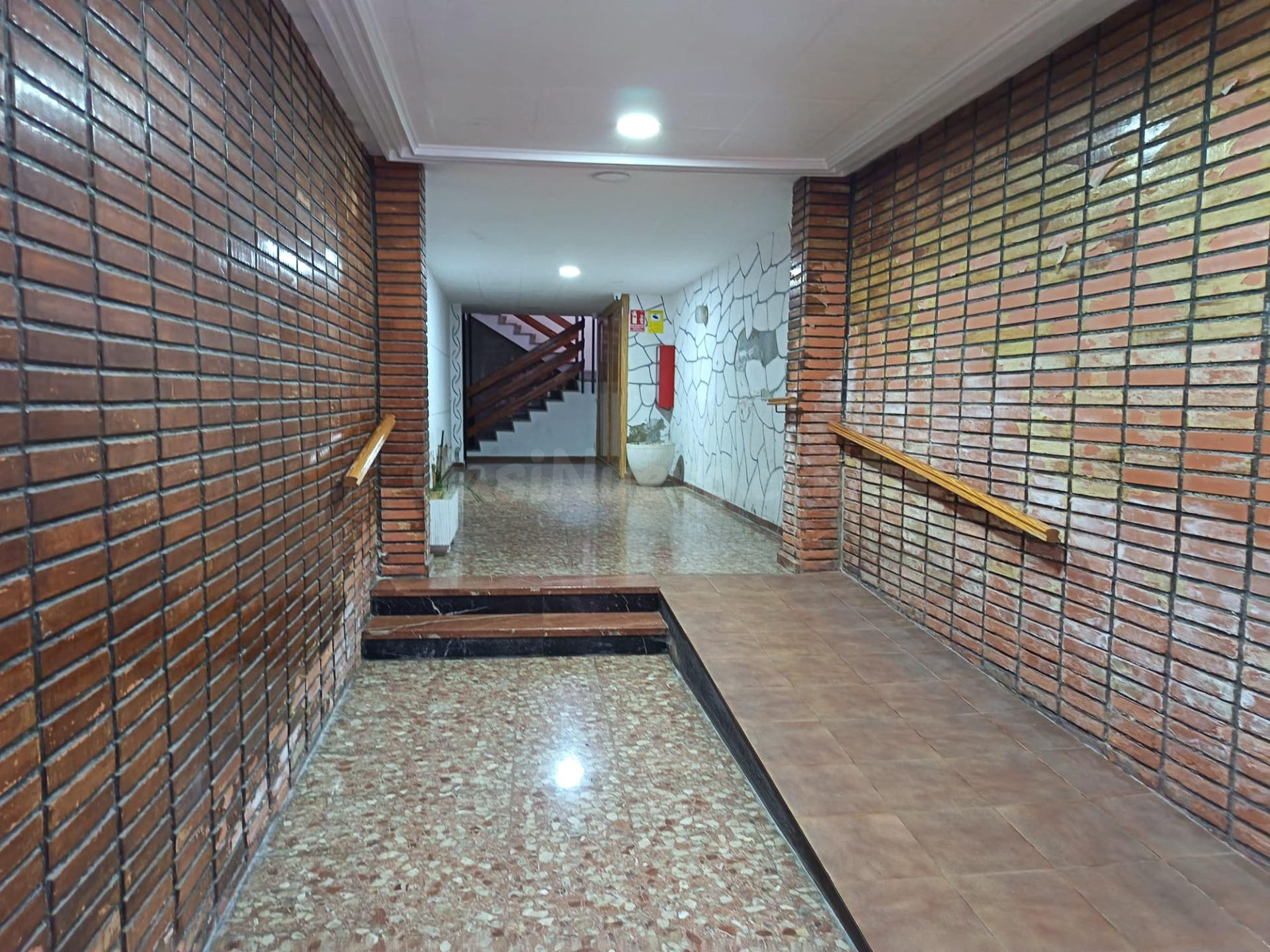SE VENDE PISO / ASCENSOR / ZONA CAROLINAS / ALGO NEGOCIABLE - foto 5