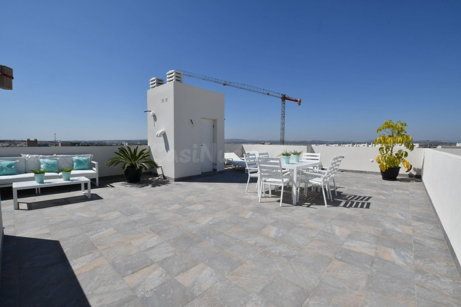 SE VENDE Bungalow con Vistas al Mar y Amplio Solarium en San