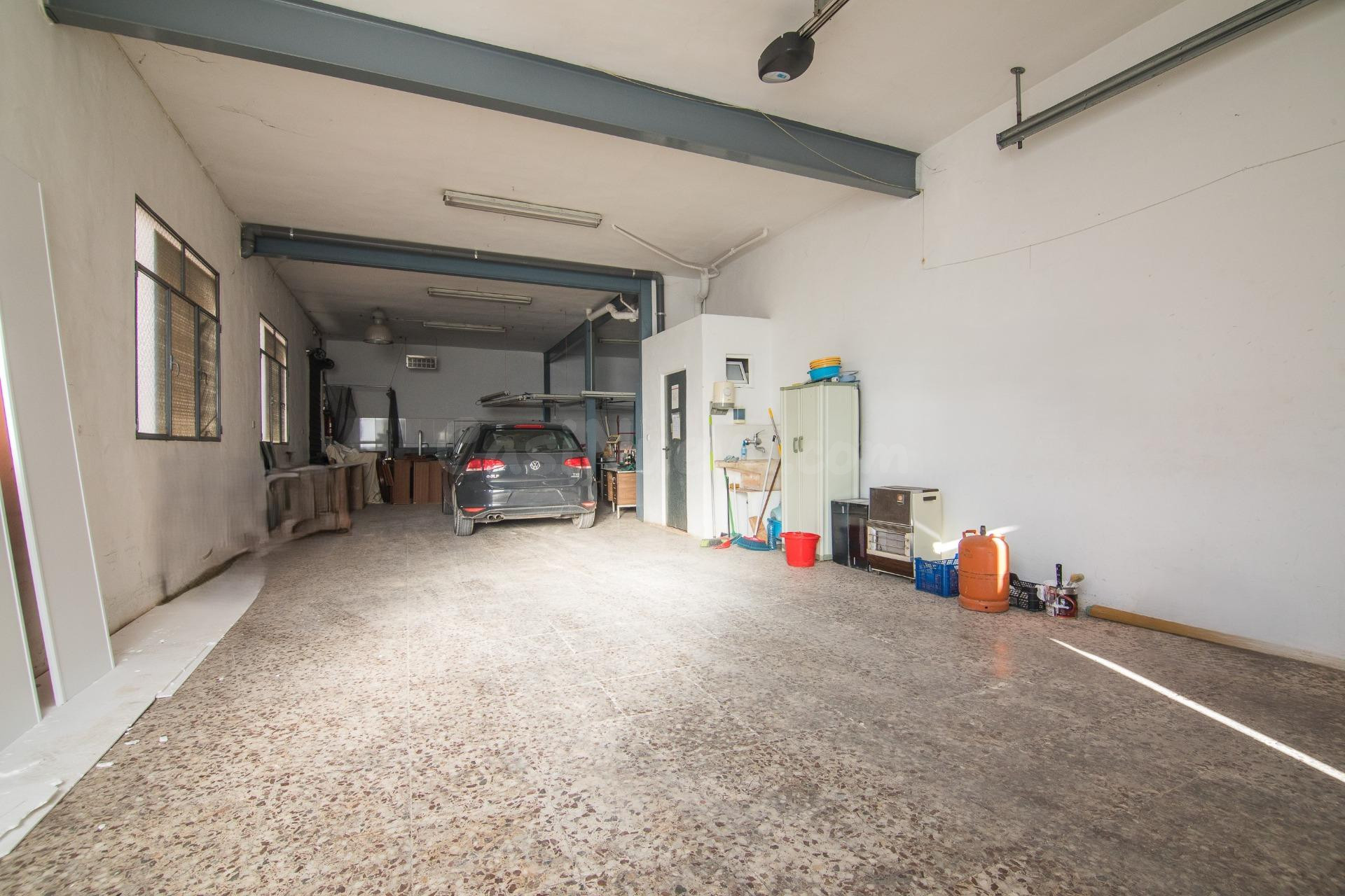 edificio independiente con garaje privado para mas de 3 coch - foto 4