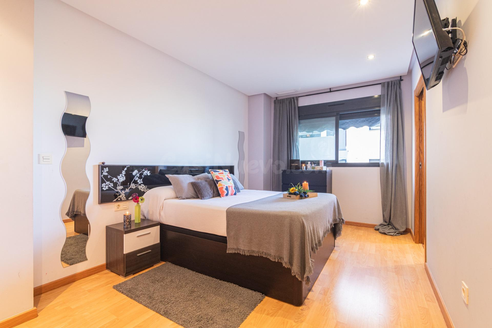 3 habitaciones, 2 BAÑOS, PISCINA, PLAZA DE GARAJE Y TERRAZA 