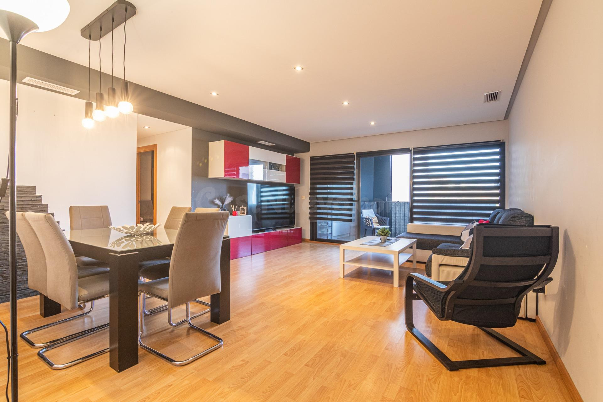 3 habitaciones, 2 BAÑOS, PISCINA, PLAZA DE GARAJE Y TERRAZA  - foto 2